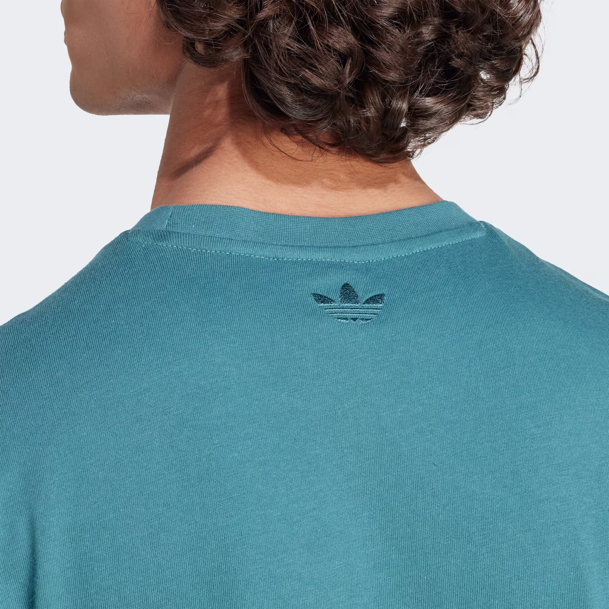 Adidas მამაკაცის მაისური GRAPHIC TEE