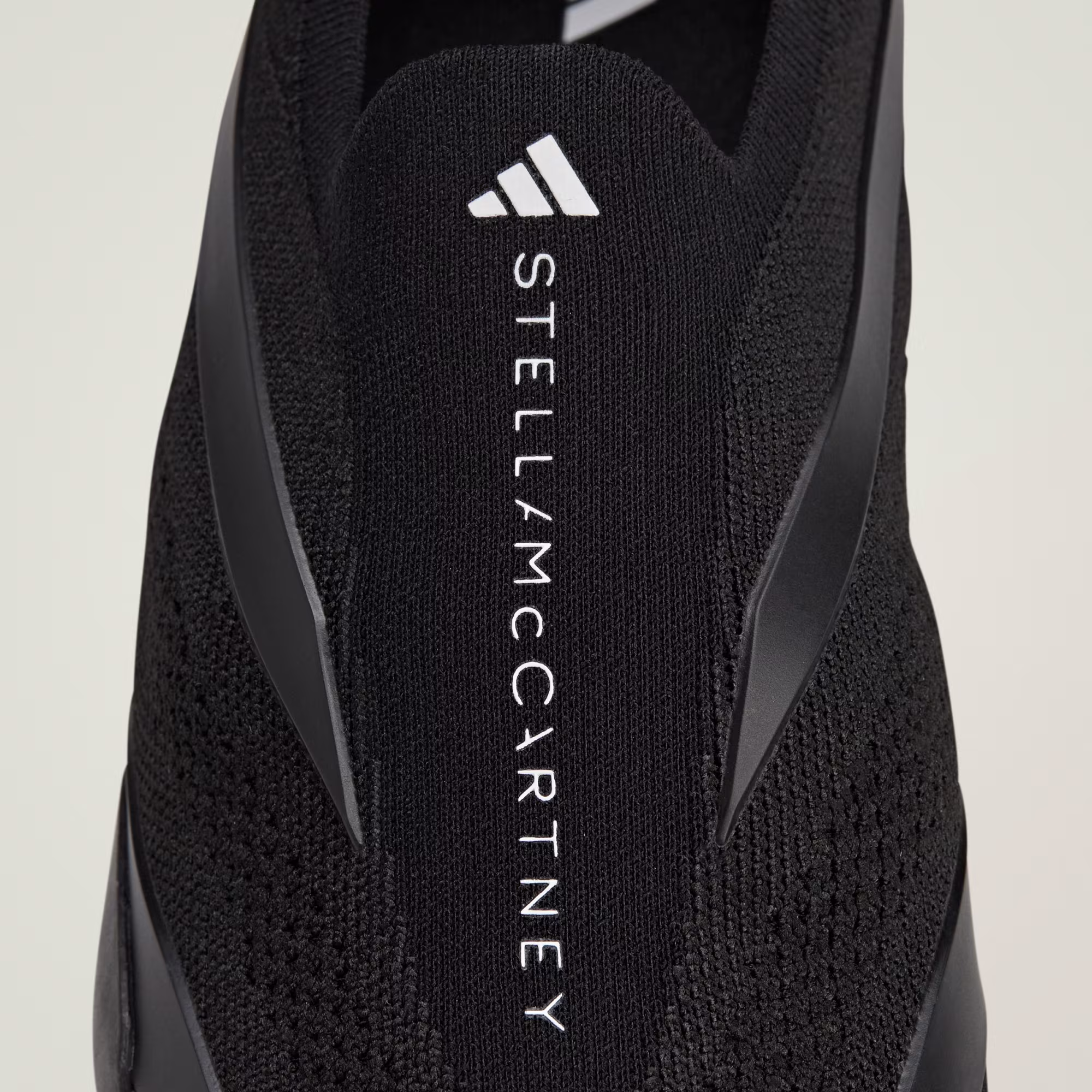 Adidas მამაკაცის სპორტული ფეხსაცმელი