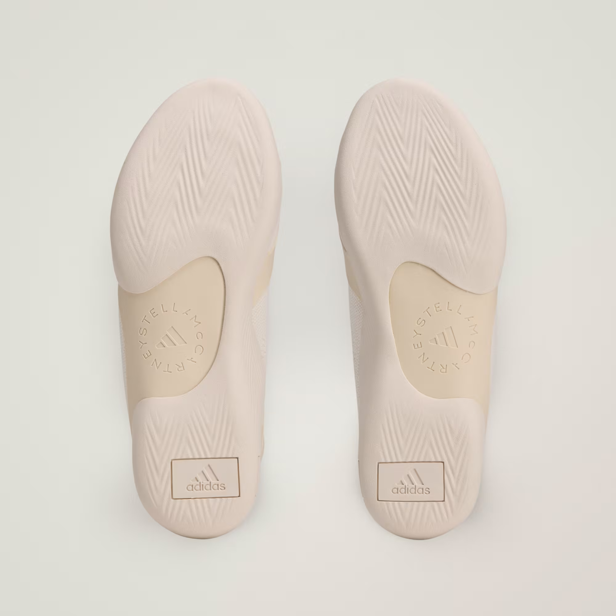 Adidas მამაკაცის სპორტული ფეხსაცმელი