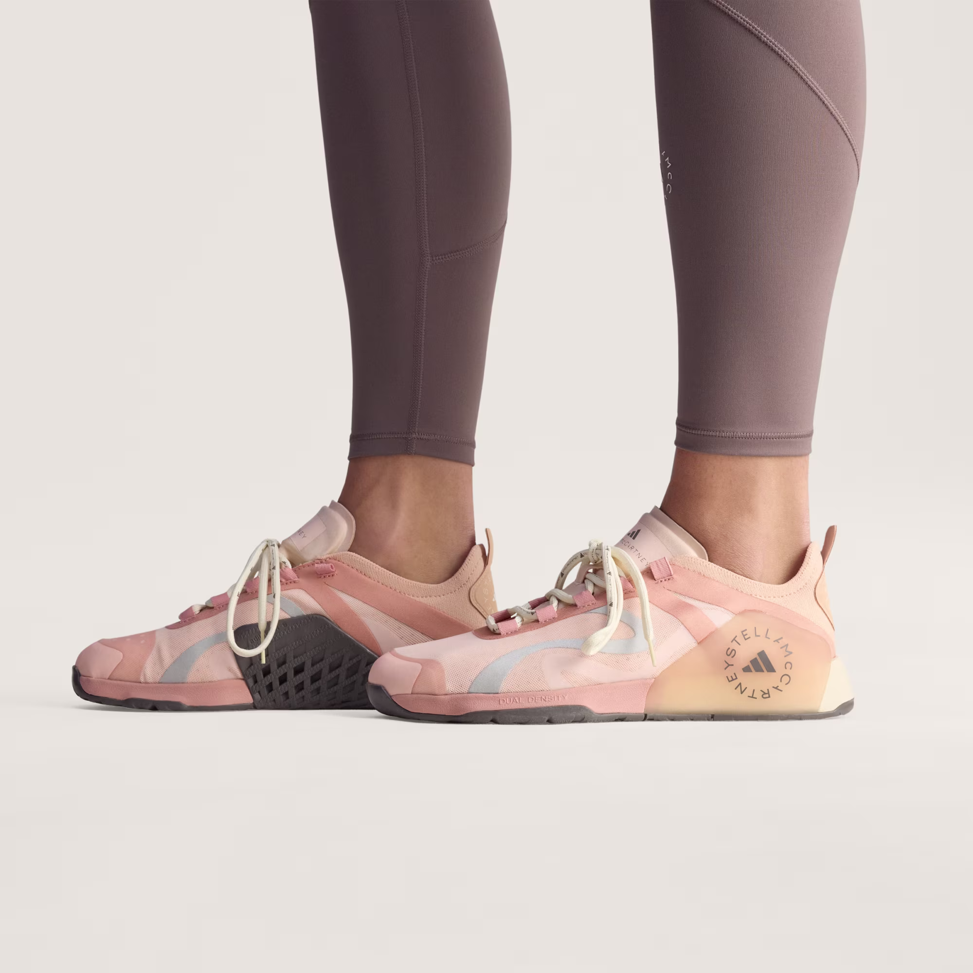 Adidas ქალის სპორტული ფეხსაცმელი