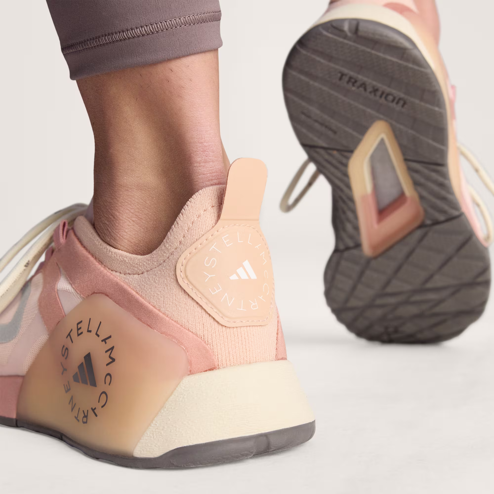 Adidas ქალის სპორტული ფეხსაცმელი