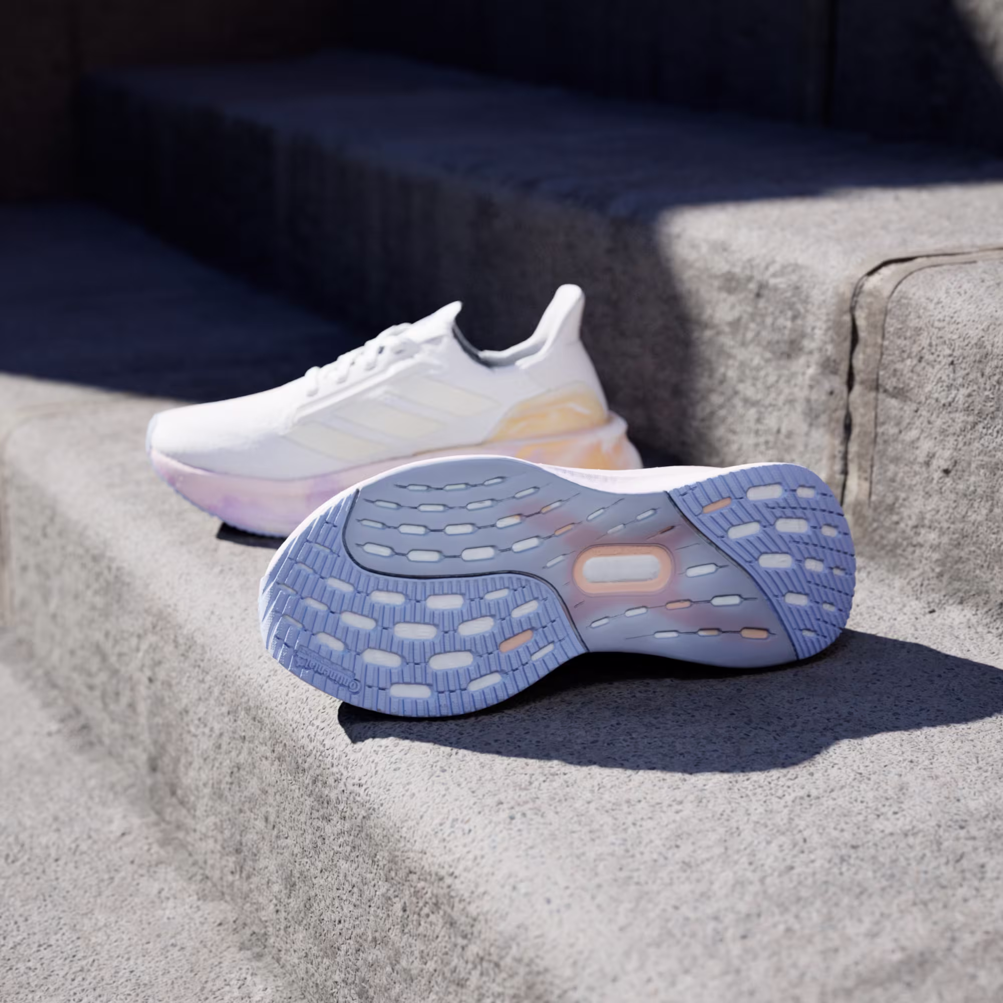 Adidas ქალის სპორტული ფეხსაცმელი ULTRABOOST 5X W