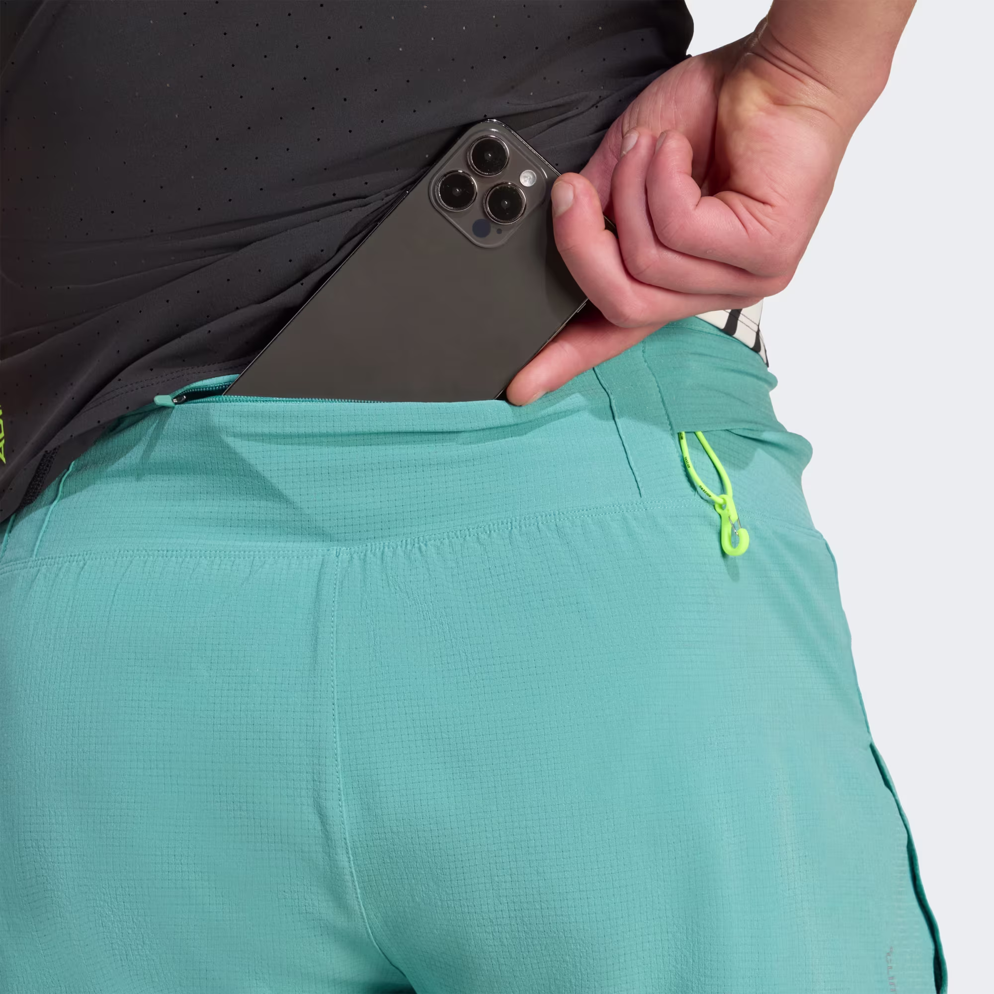 მამაკაცის შორტი