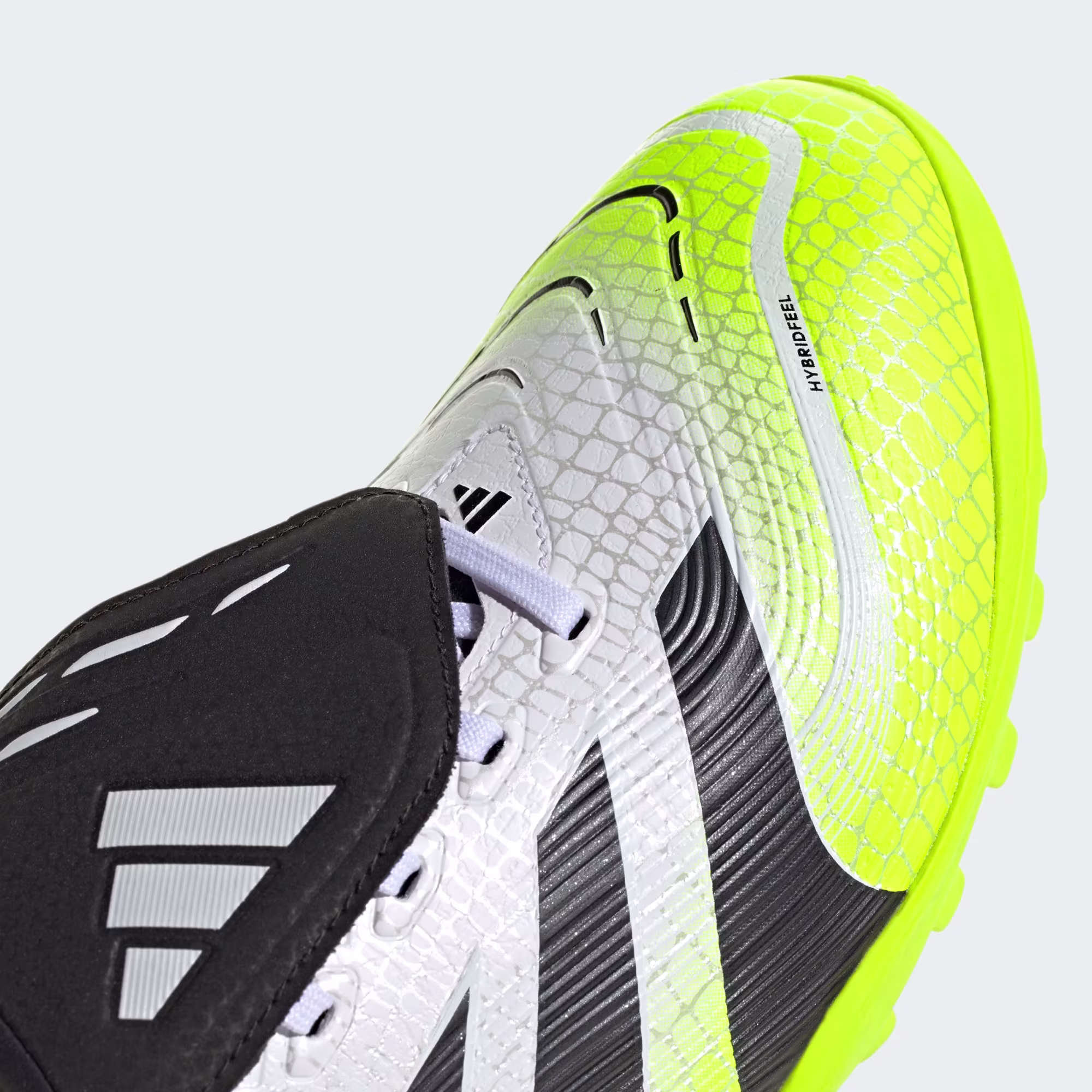 Adidas მამაკაცის სპორტული ფეხსაცმელი