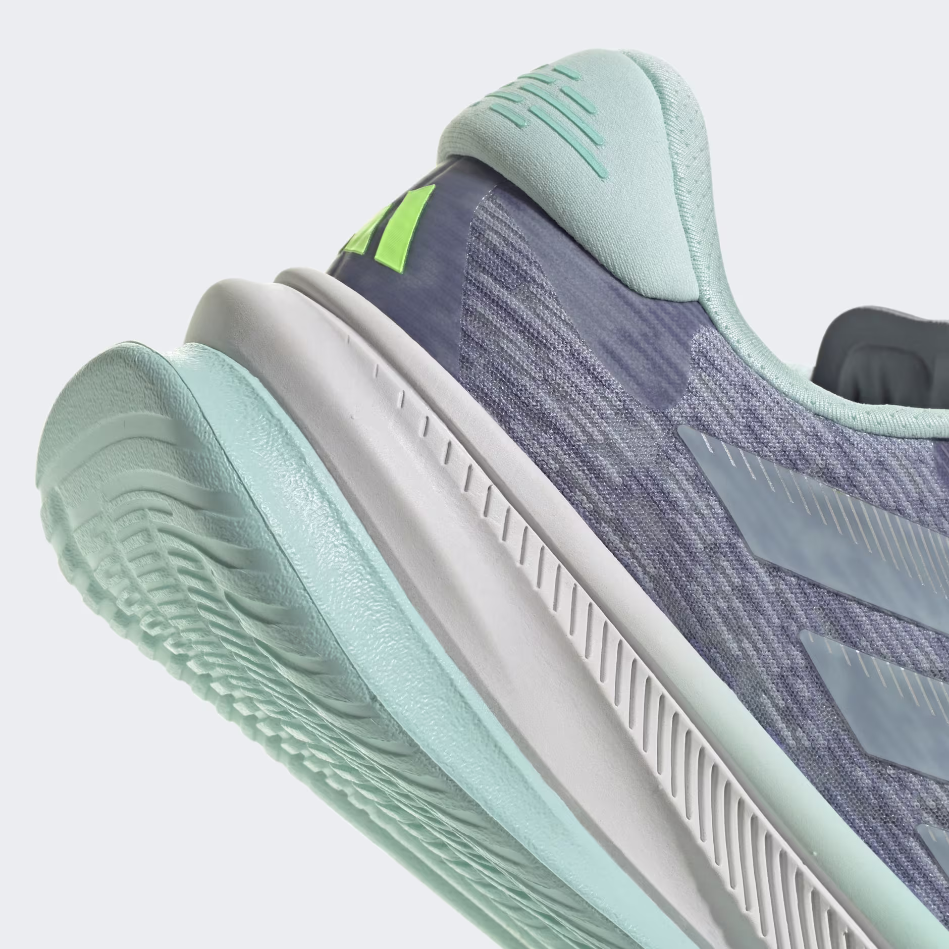 Adidas ქალის სპორტული ფეხსაცმელი