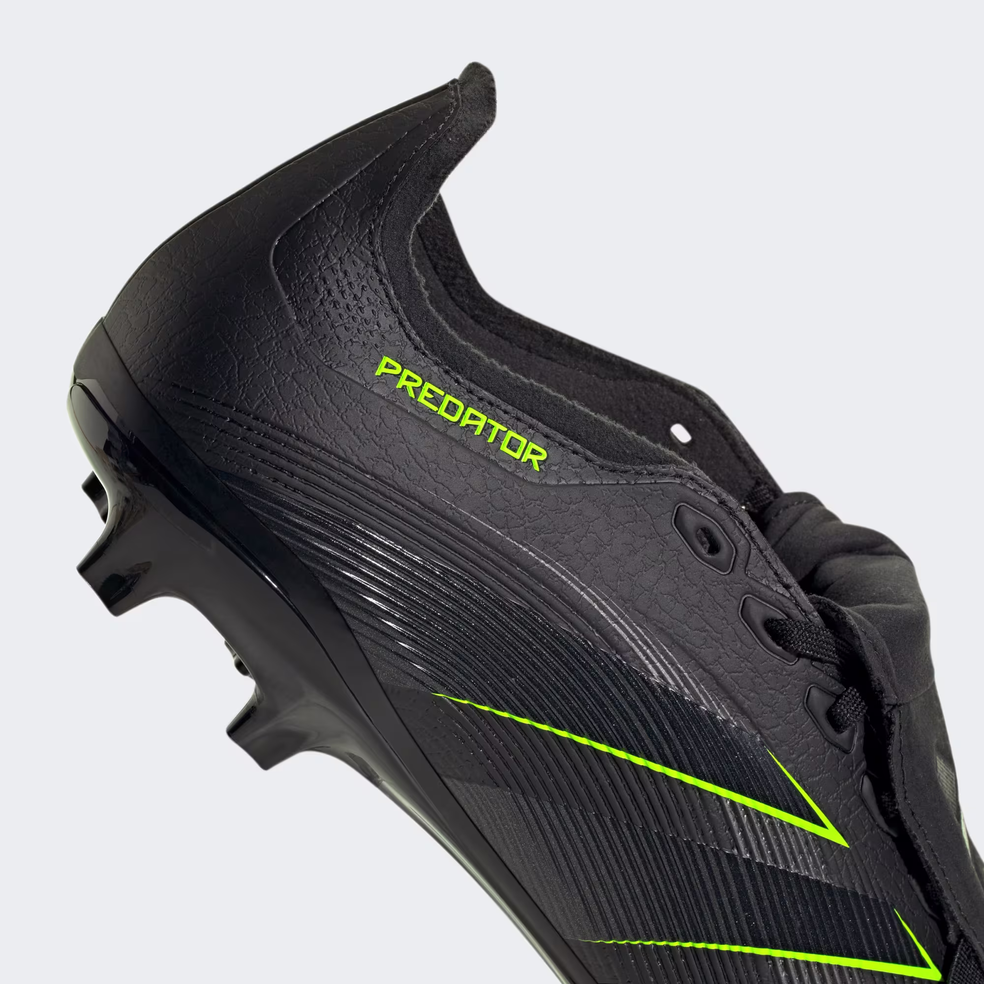 Adidas მამაკაცის სპორტული ფეხსაცმელი