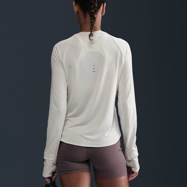 ქალის მაისური