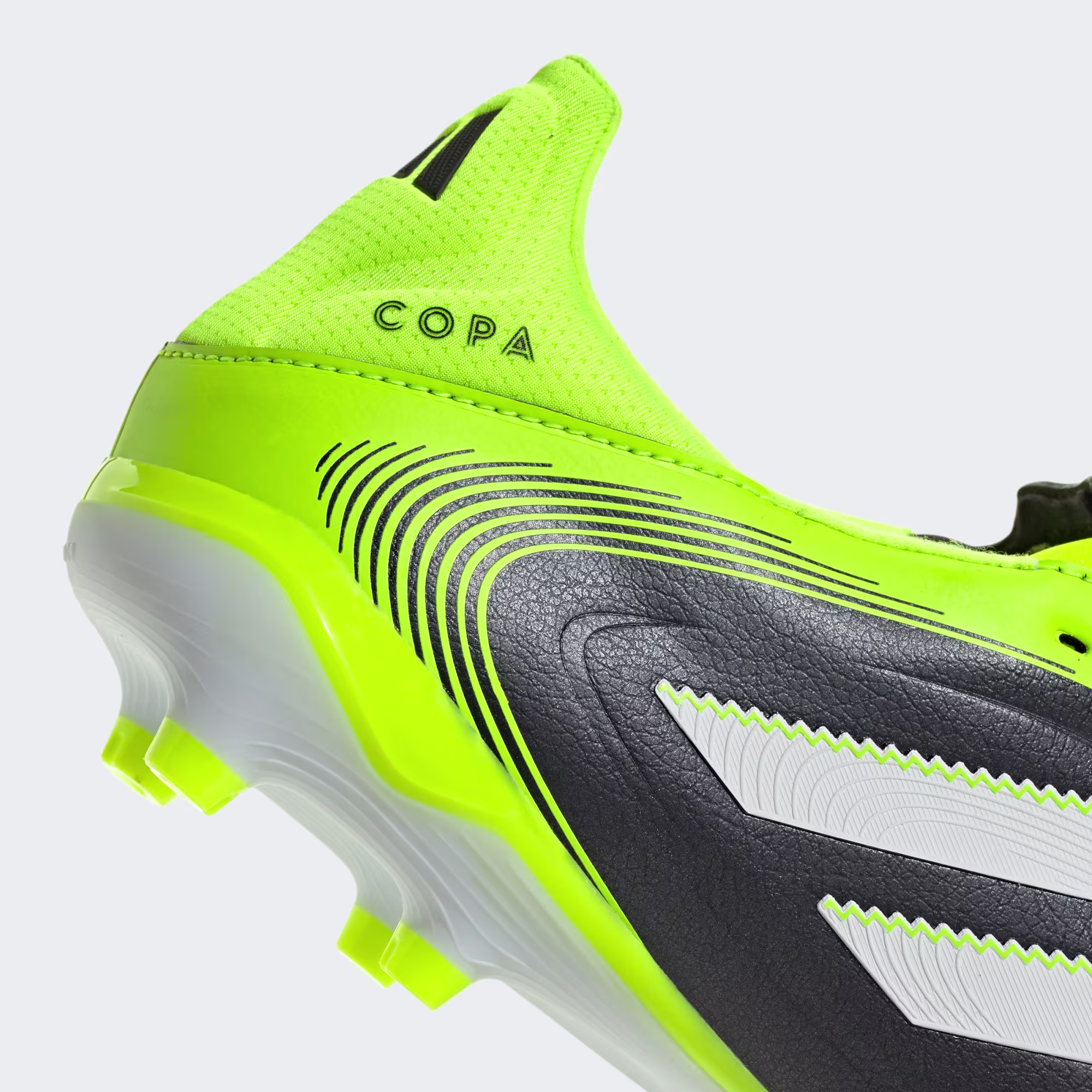 Adidas მამაკაცის სპორტული ფეხსაცმელი