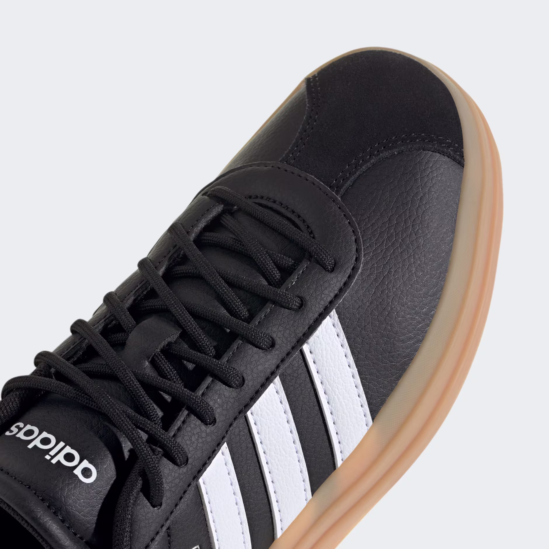 Adidas ქალის სპორტული ფეხსაცმელი