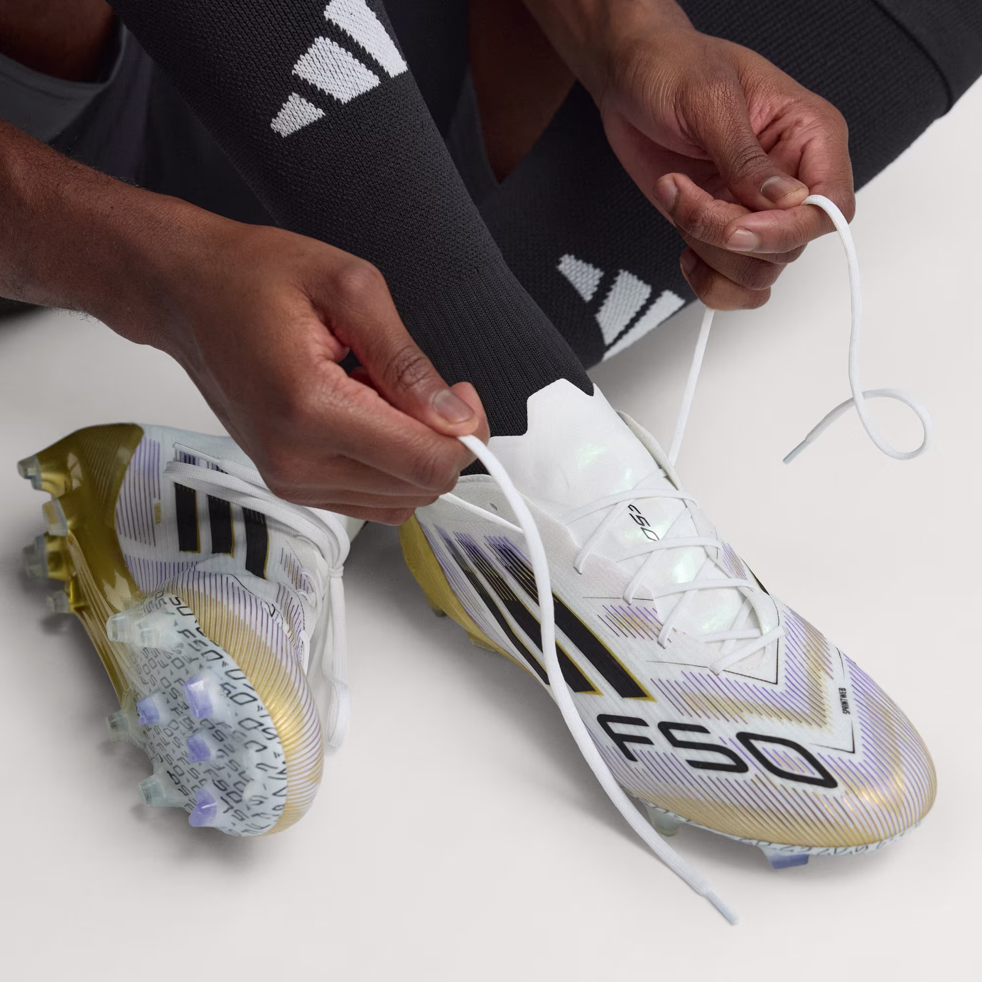 Adidas მამაკაცის სპორტული ფეხსაცმელი