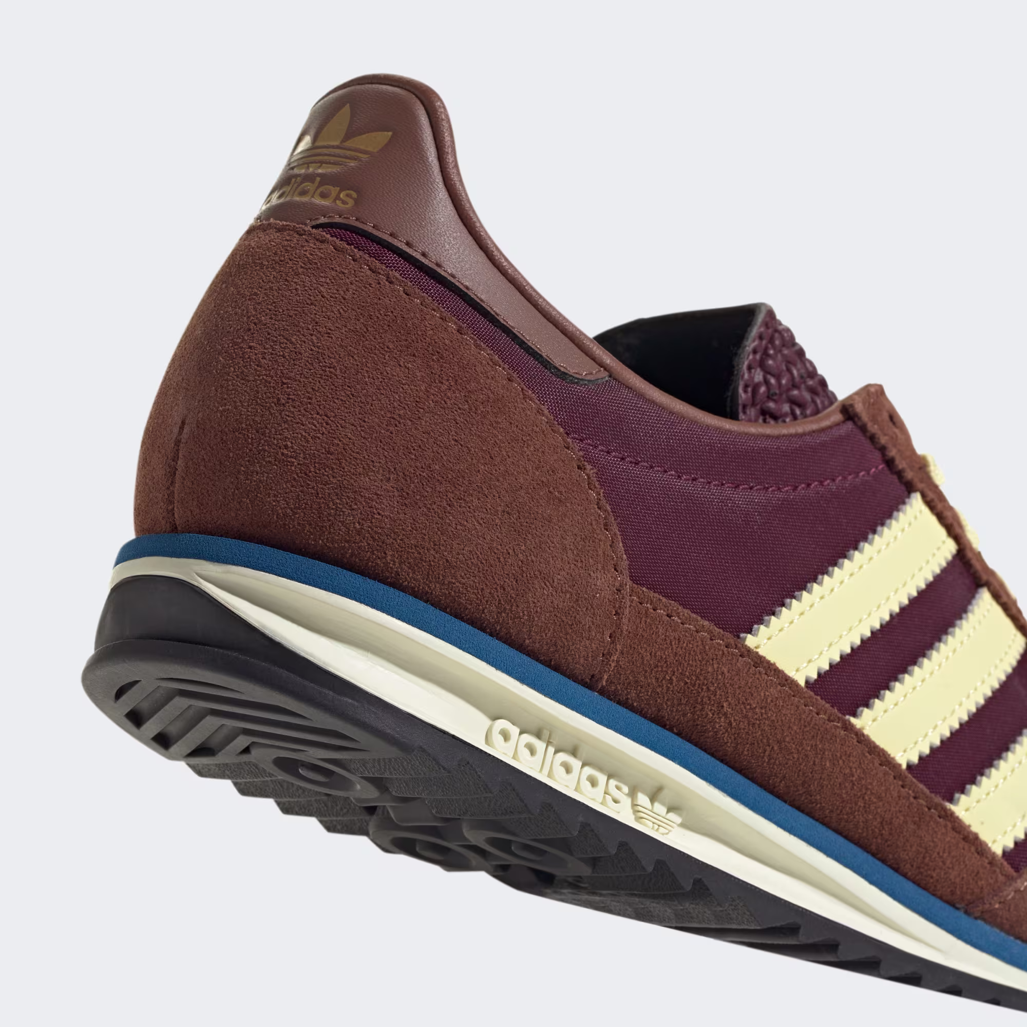 Adidas ქალის სპორტული ფეხსაცმელი