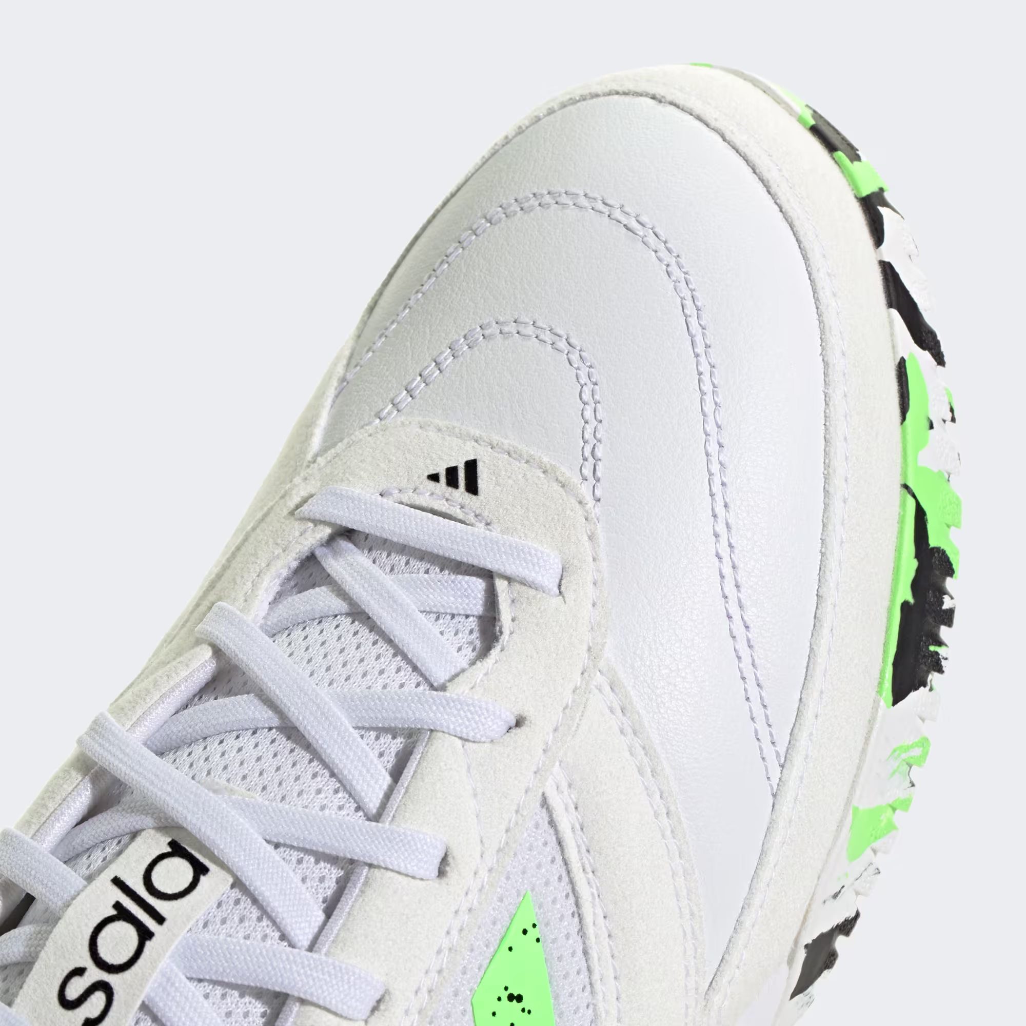 Adidas მამაკაცის სპორტული ფეხსაცმელი