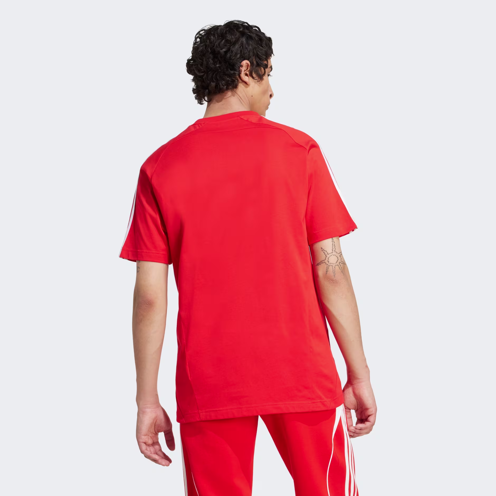 Adidas მამაკაცის მაისური