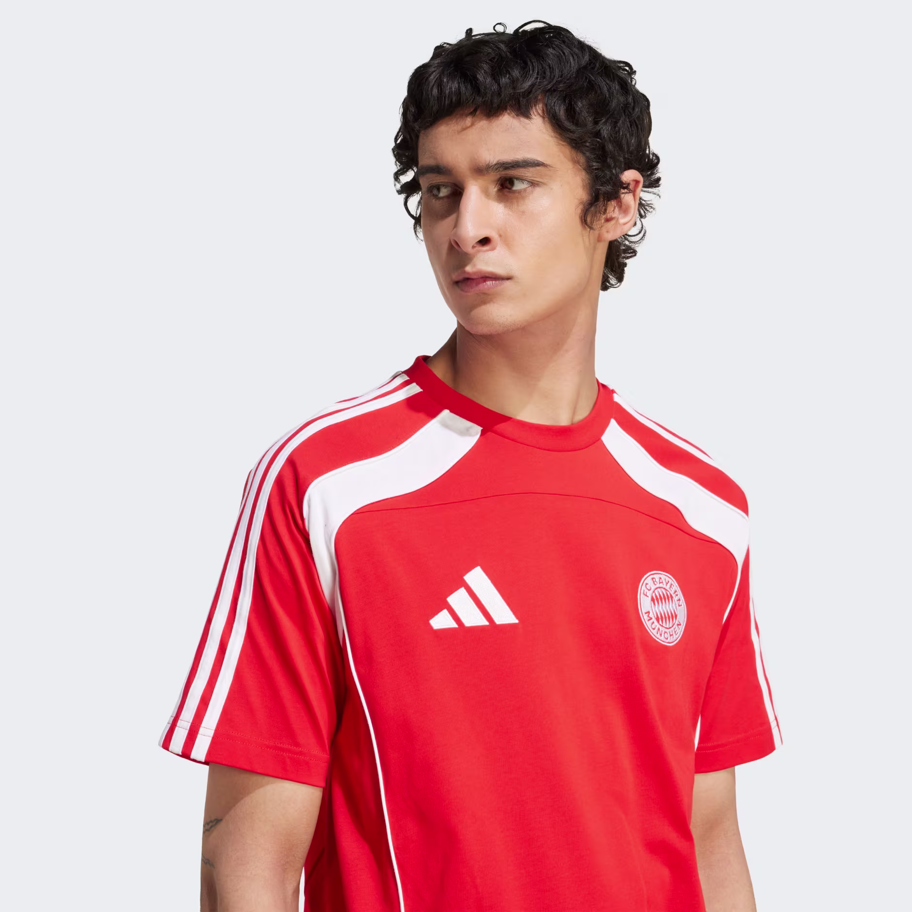 Adidas მამაკაცის მაისური
