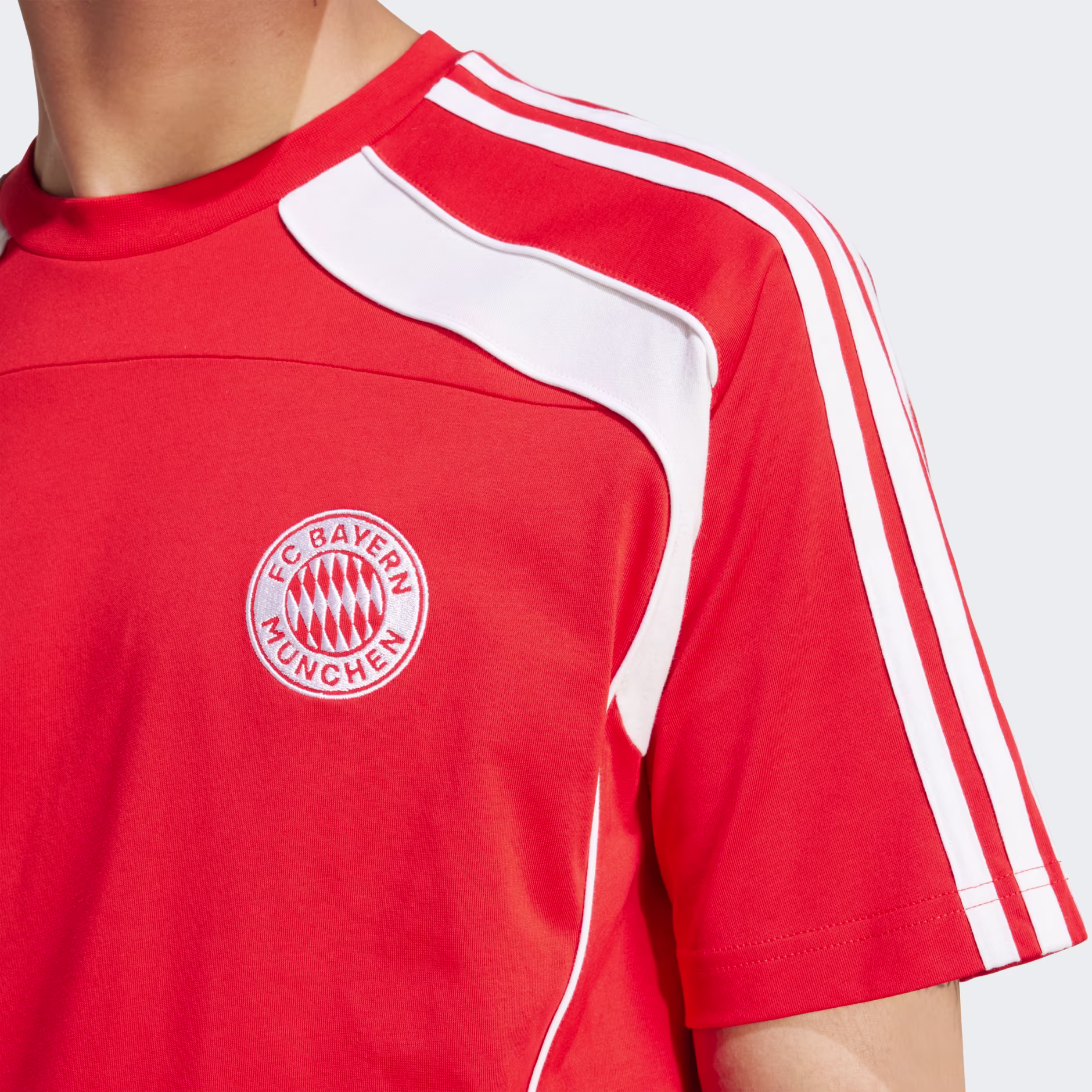 Adidas მამაკაცის მაისური