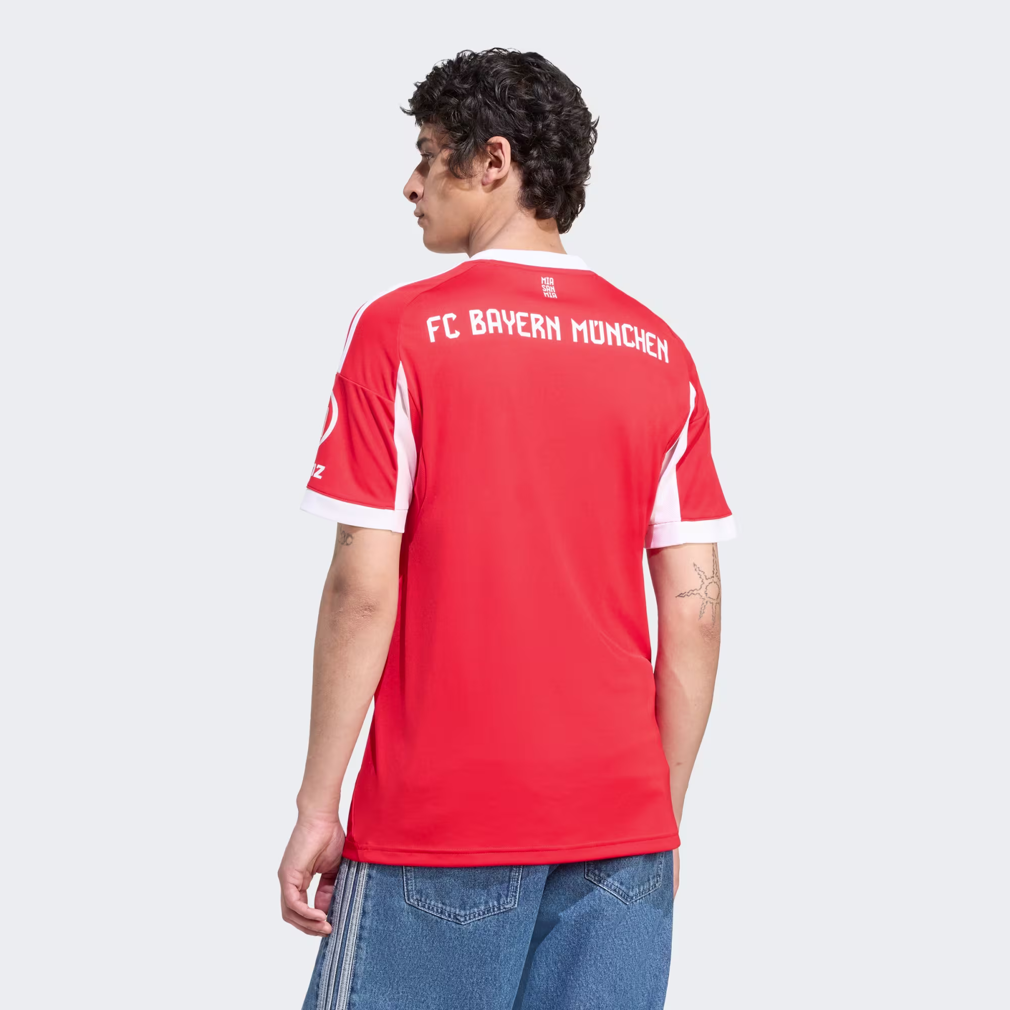 Adidas მამაკაცის მაისური