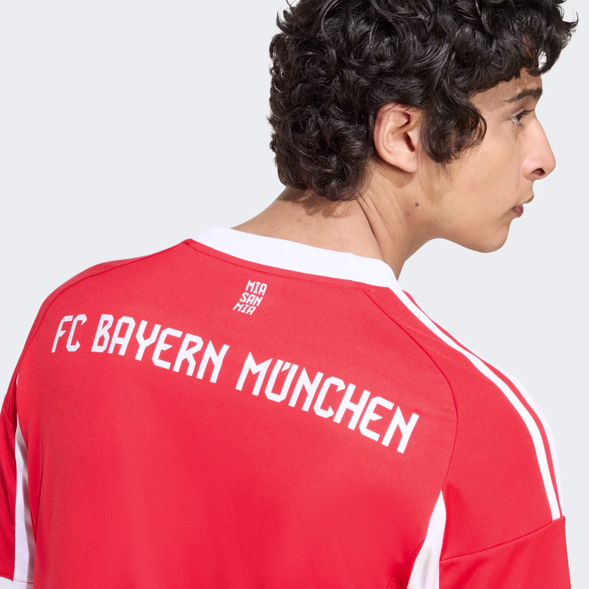 Adidas მამაკაცის მაისური