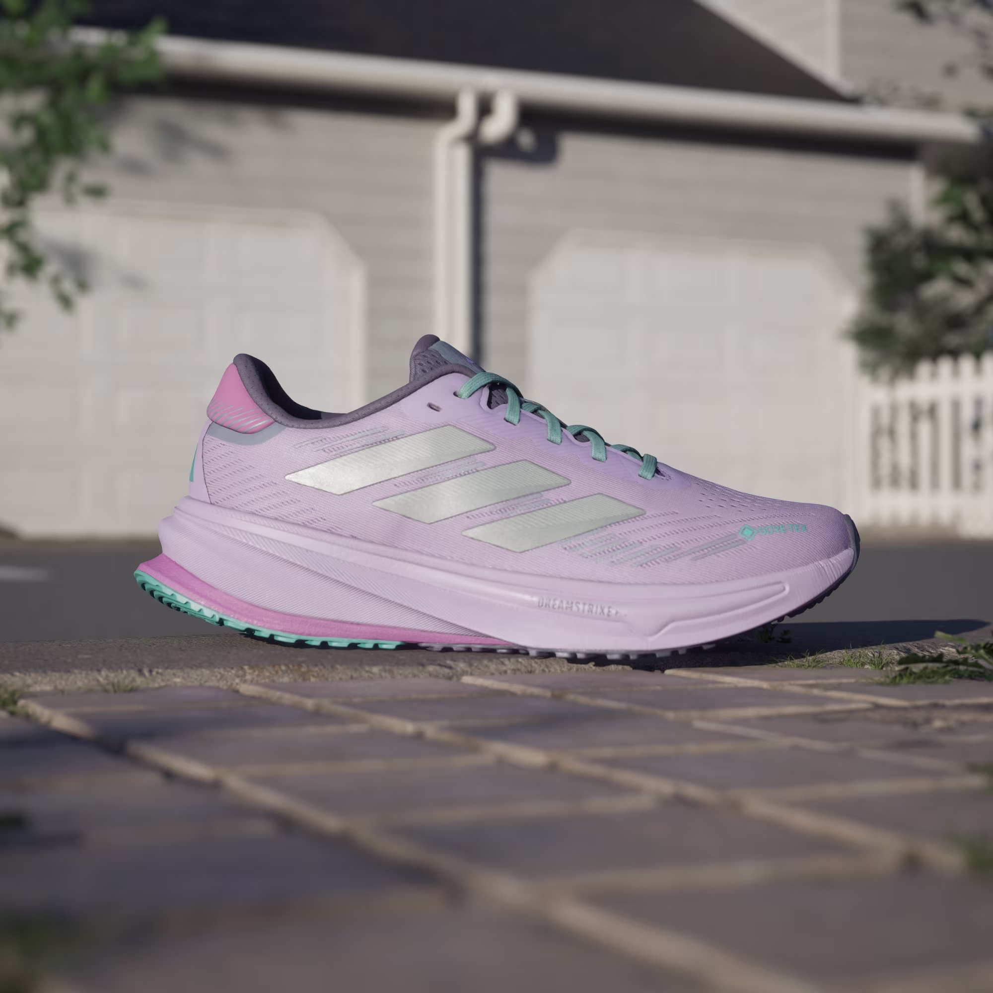 Adidas ქალის სპორტული ფეხსაცმელი