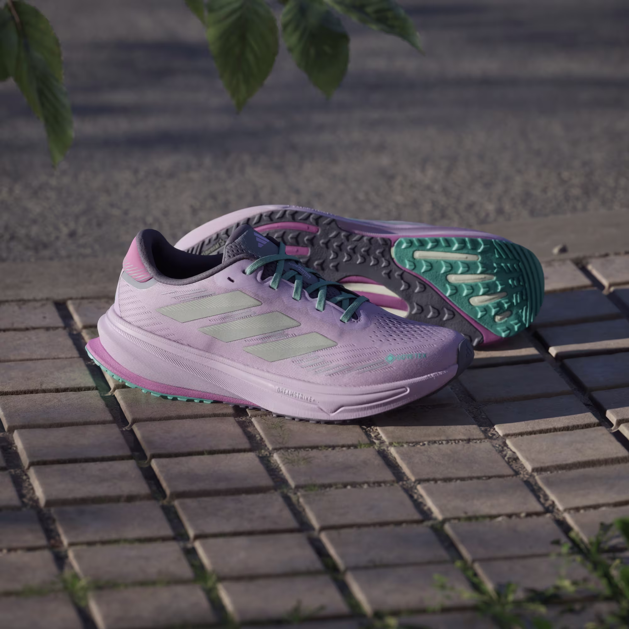 Adidas ქალის სპორტული ფეხსაცმელი