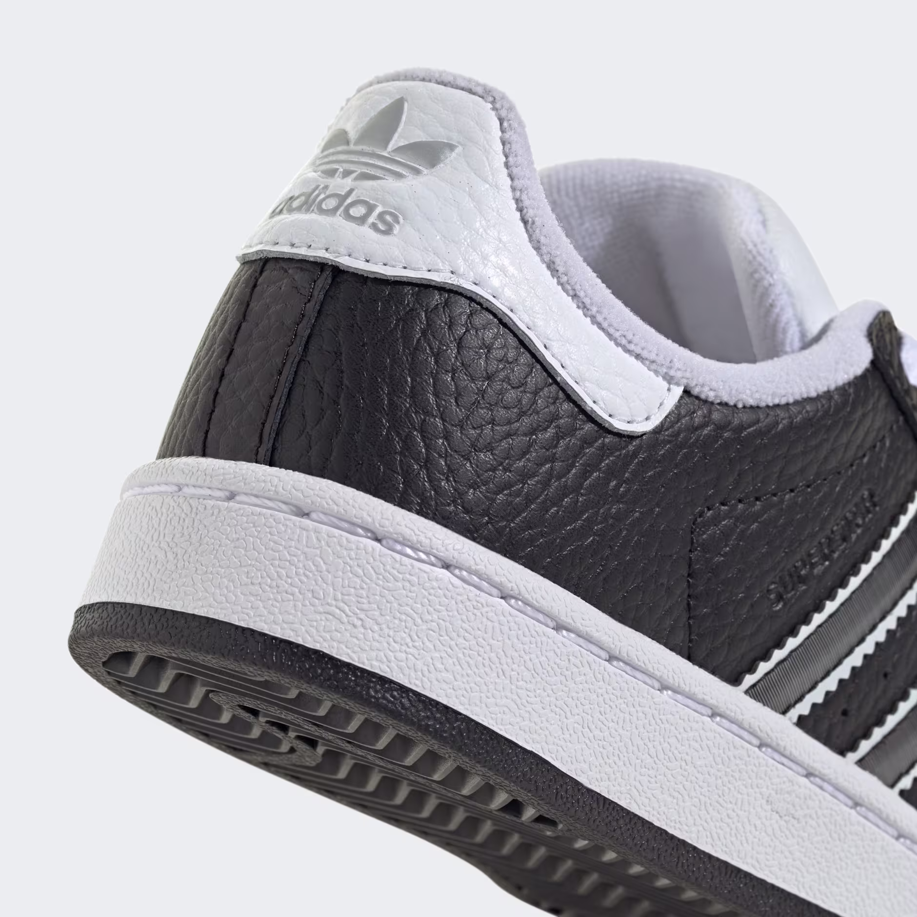 Adidas ბავშვის სპორტული ფეხსაცმელი