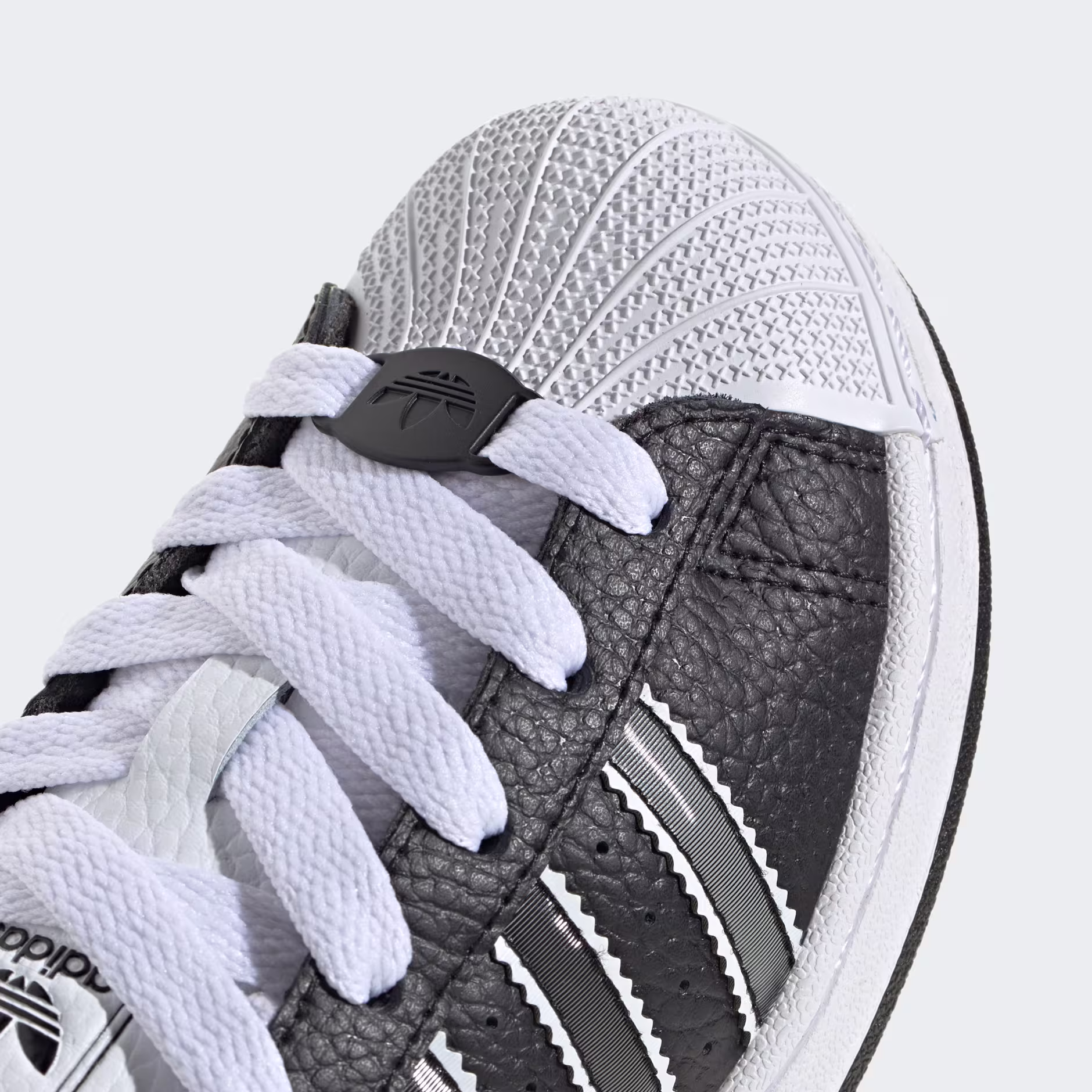 Adidas ბავშვის სპორტული ფეხსაცმელი