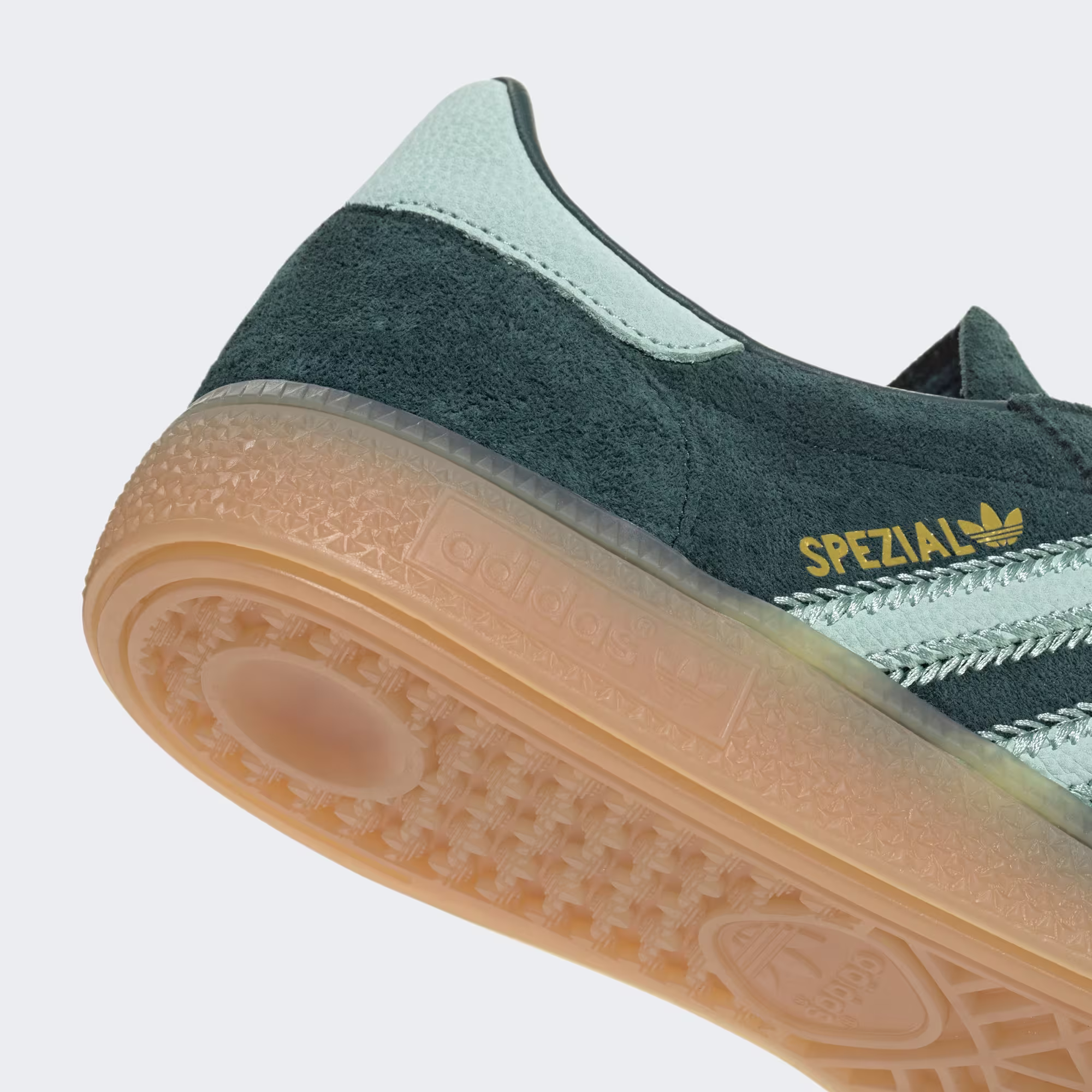 Adidas ქალის სპორტული ფეხსაცმელი