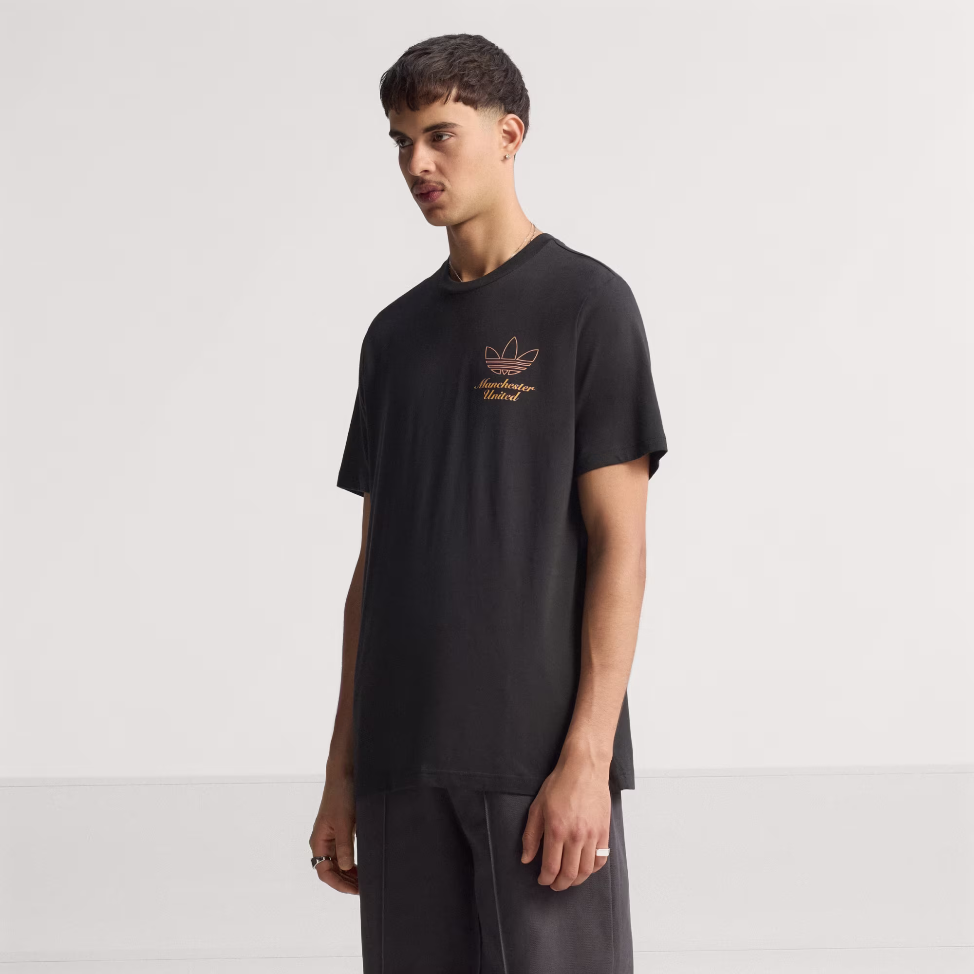 Adidas მამაკაცის მაისური