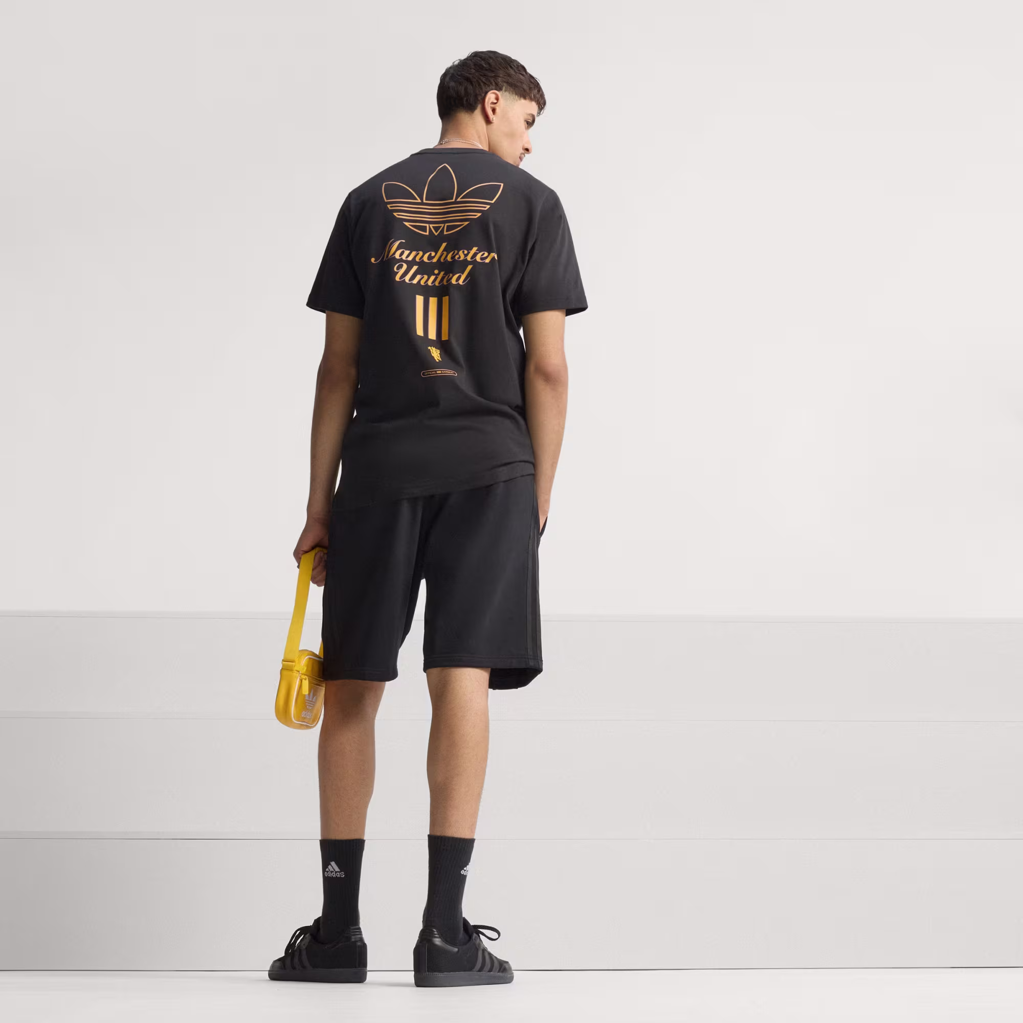 Adidas მამაკაცის მაისური