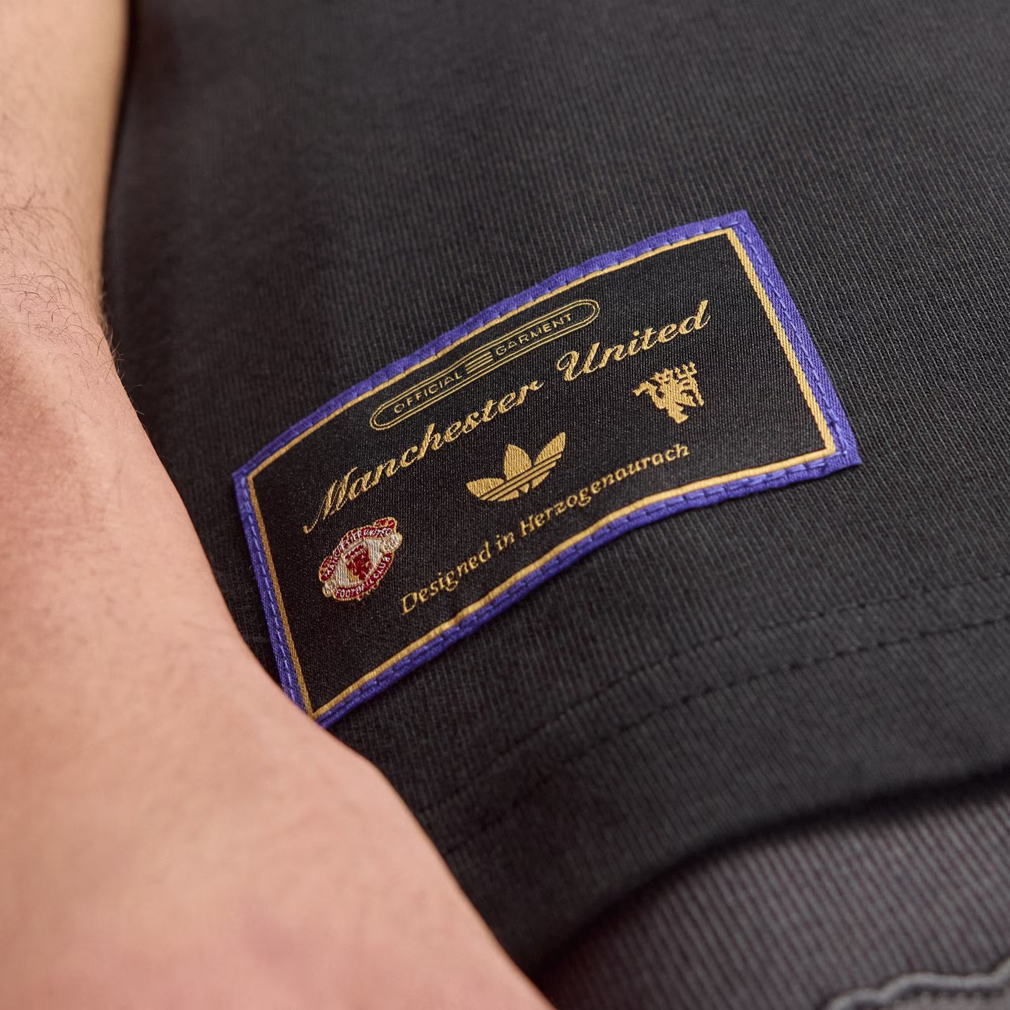 Adidas მამაკაცის მაისური