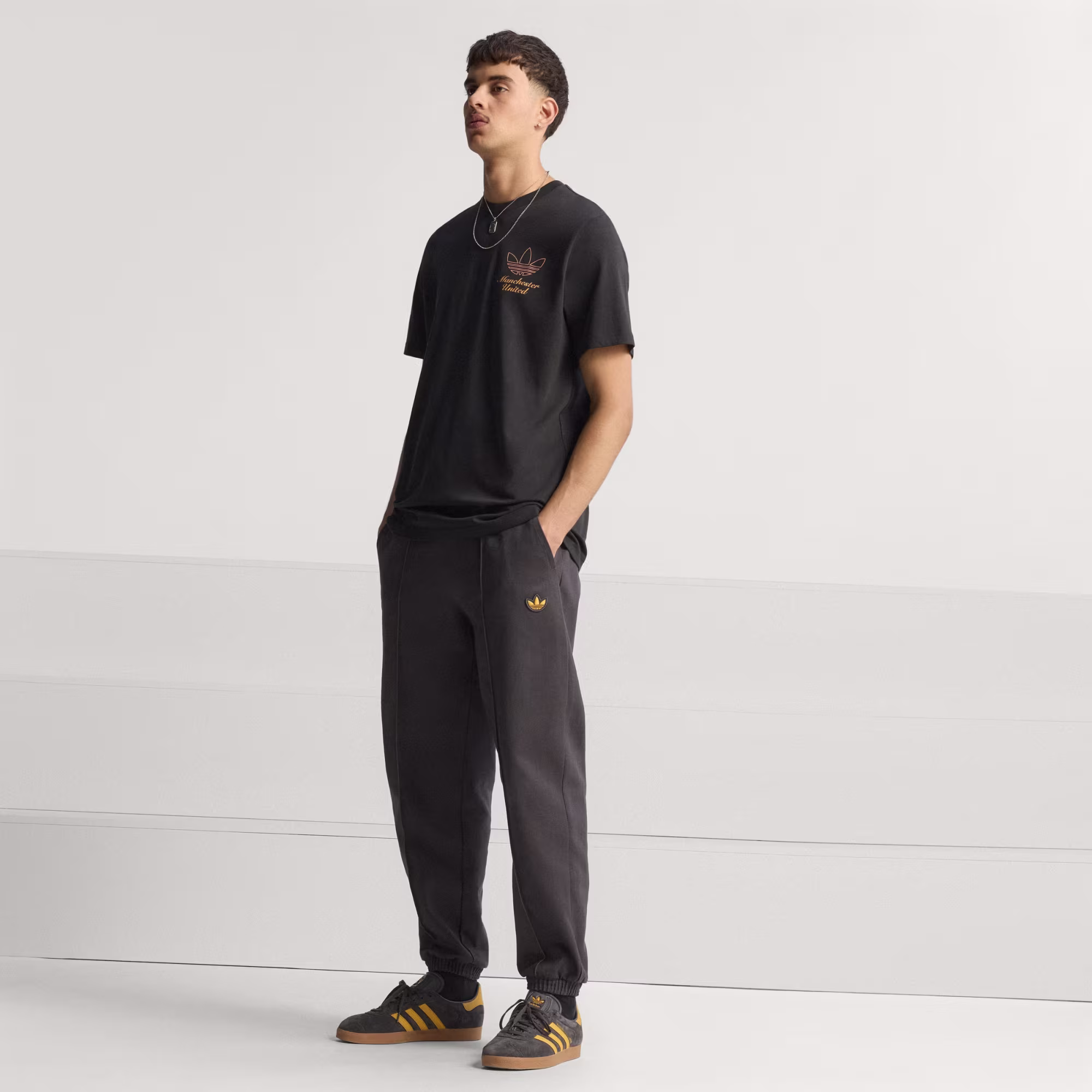 Adidas მამაკაცის მაისური