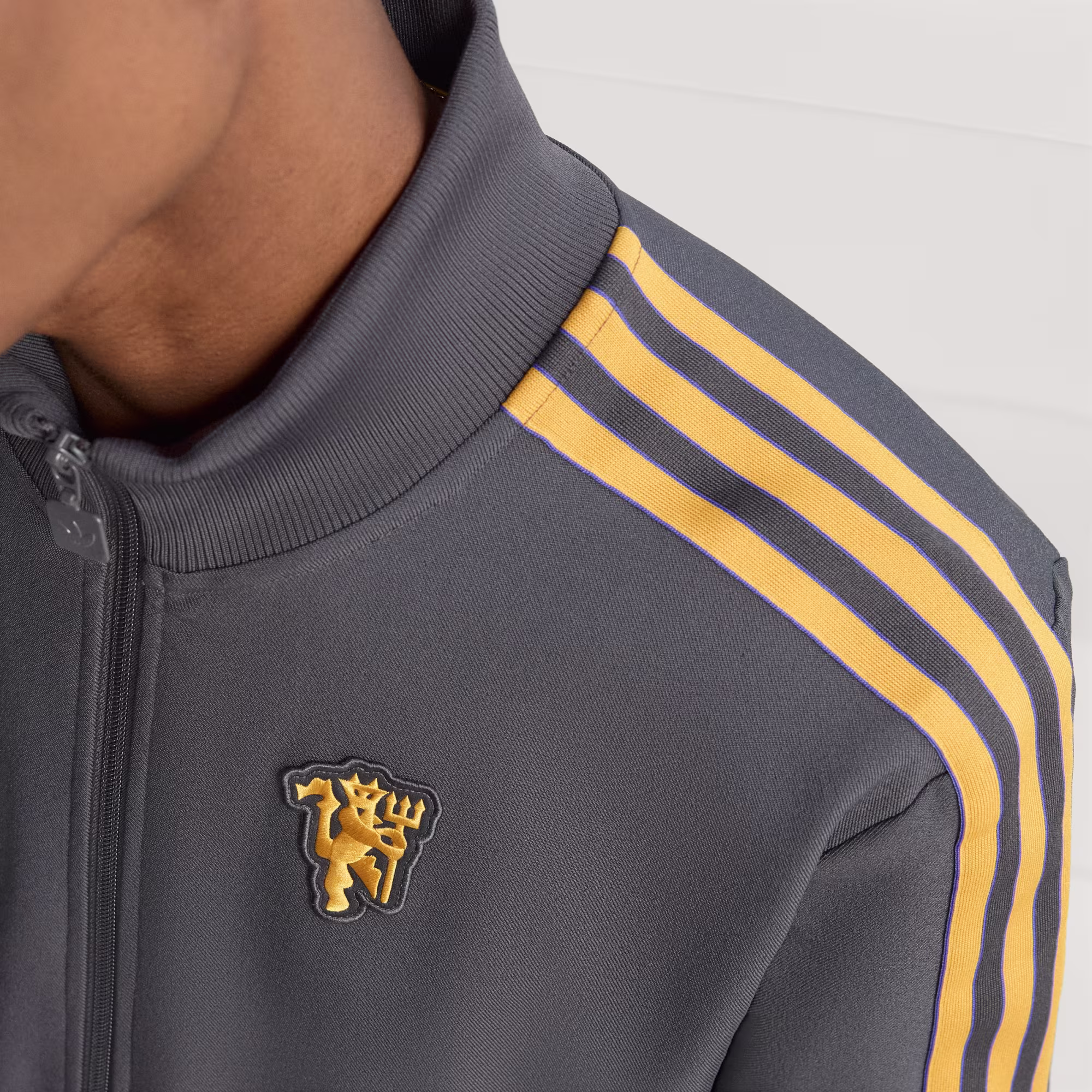 Adidas მამაკაცის ჯემპრი
