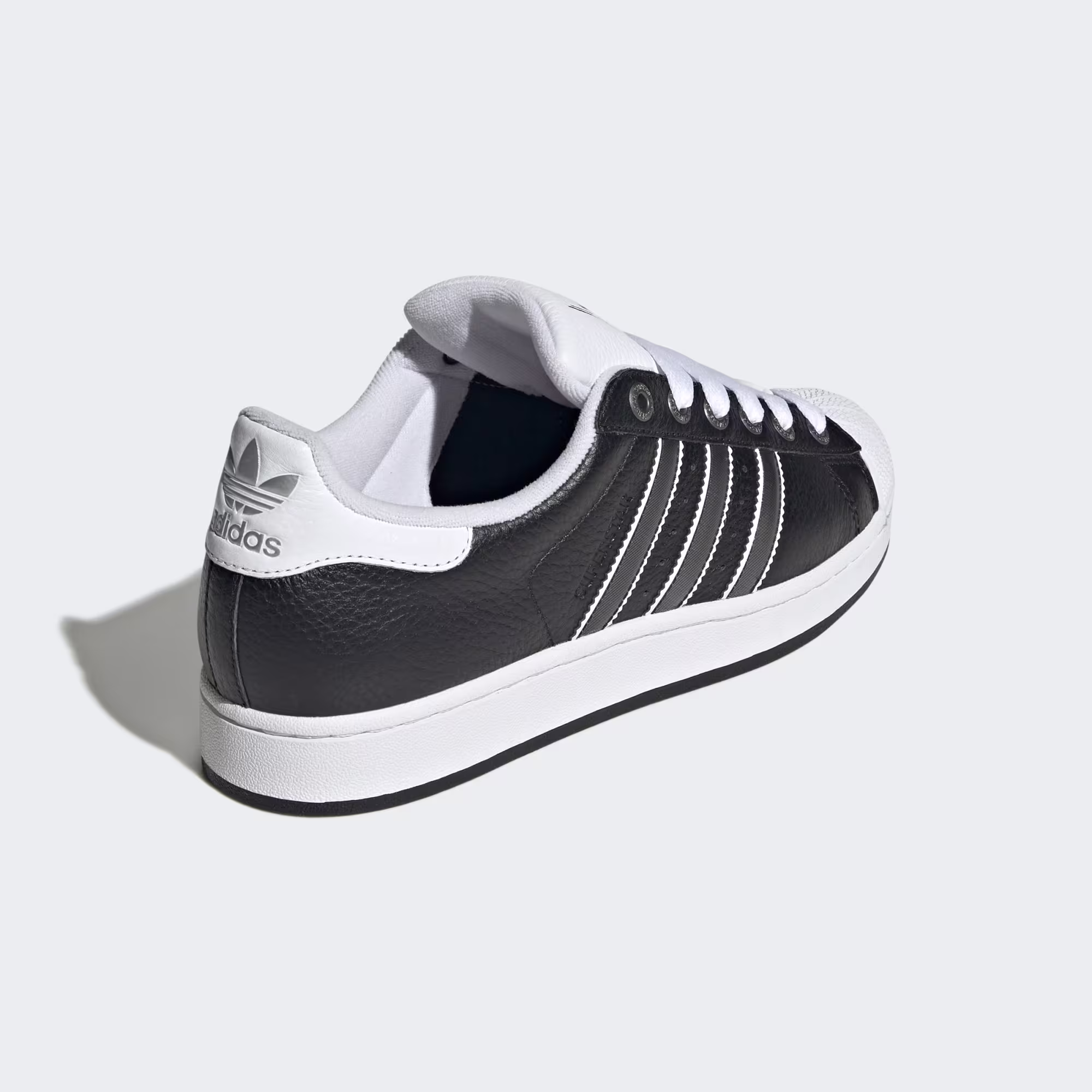 Adidas მამაკაცის სპორტული ფეხსაცმელი