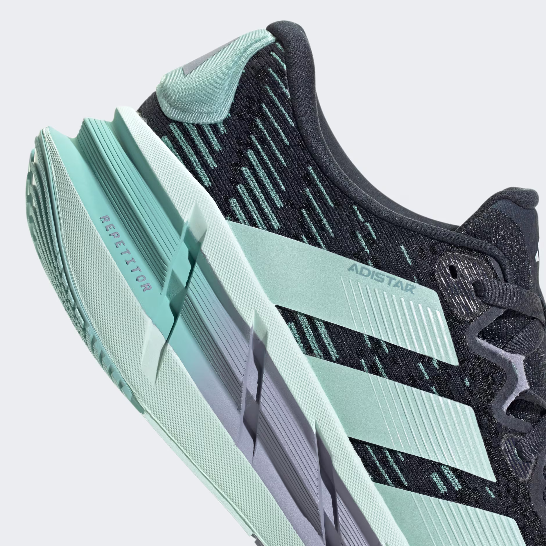 Adidas ქალის სპორტული ფეხსაცმელი