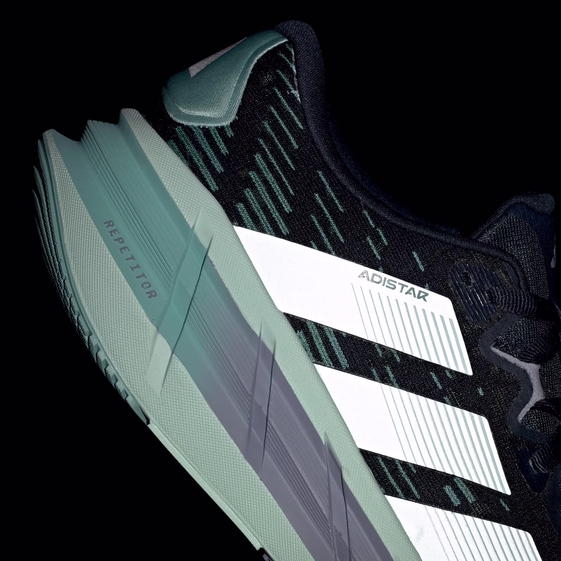 Adidas ქალის სპორტული ფეხსაცმელი