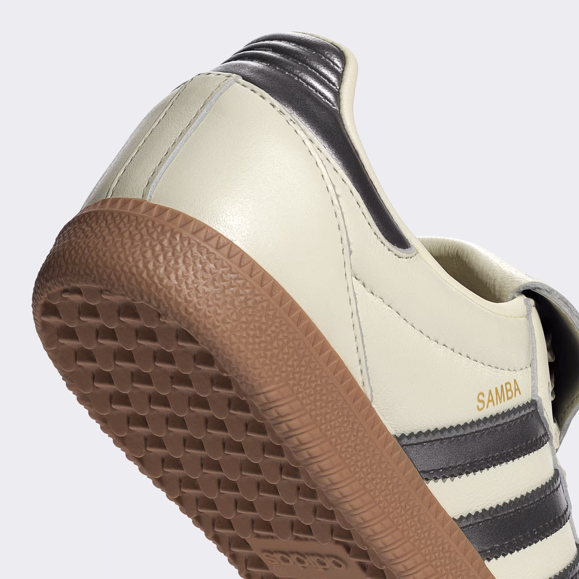 Adidas ქალის სპორტული ფეხსაცმელი
