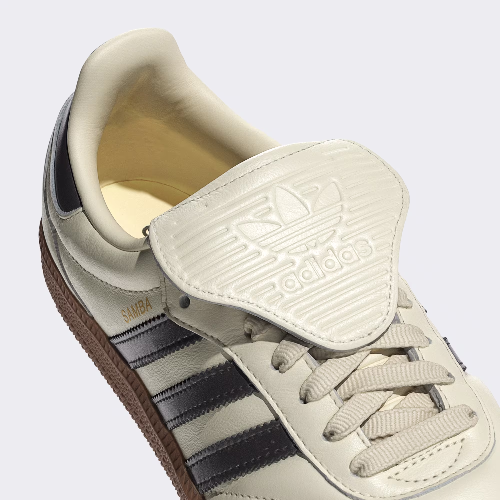 Adidas ქალის სპორტული ფეხსაცმელი