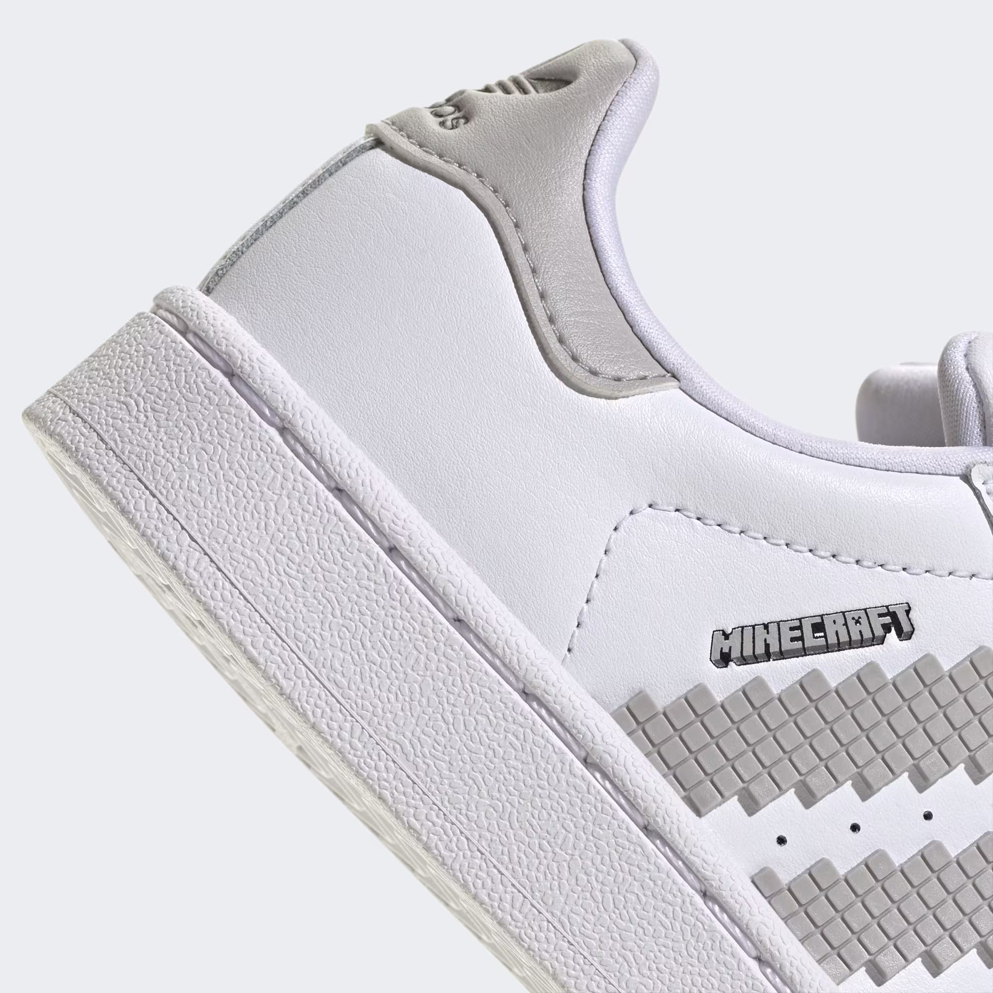 ბავშვის სპორტული ფეხსაცმელი