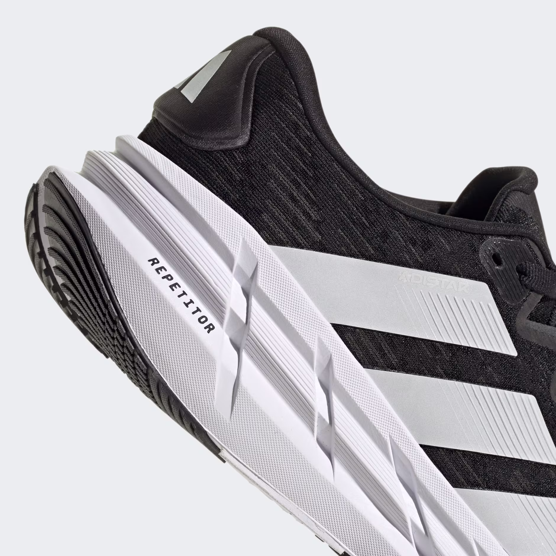 Adidas მამაკაცის სპორტული ფეხსაცმელი