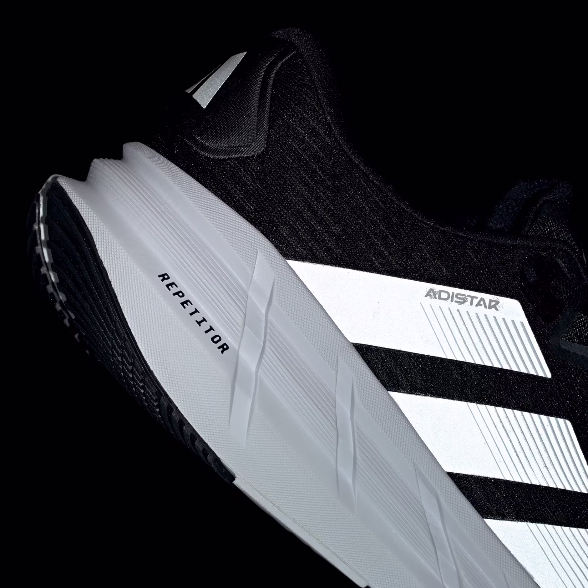 Adidas მამაკაცის სპორტული ფეხსაცმელი
