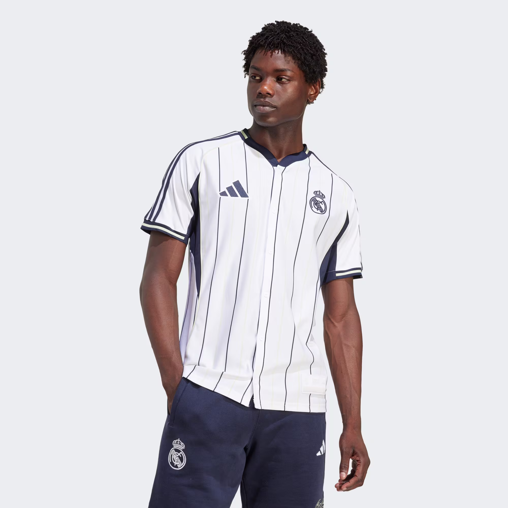 Adidas მამაკაცის მაისური