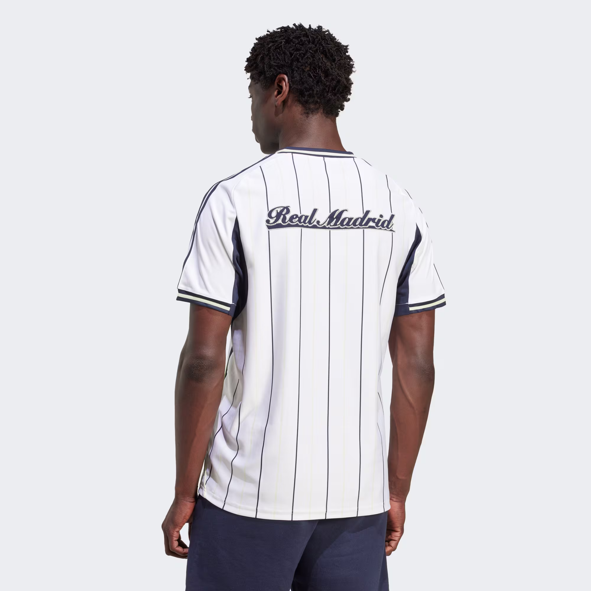 Adidas მამაკაცის მაისური