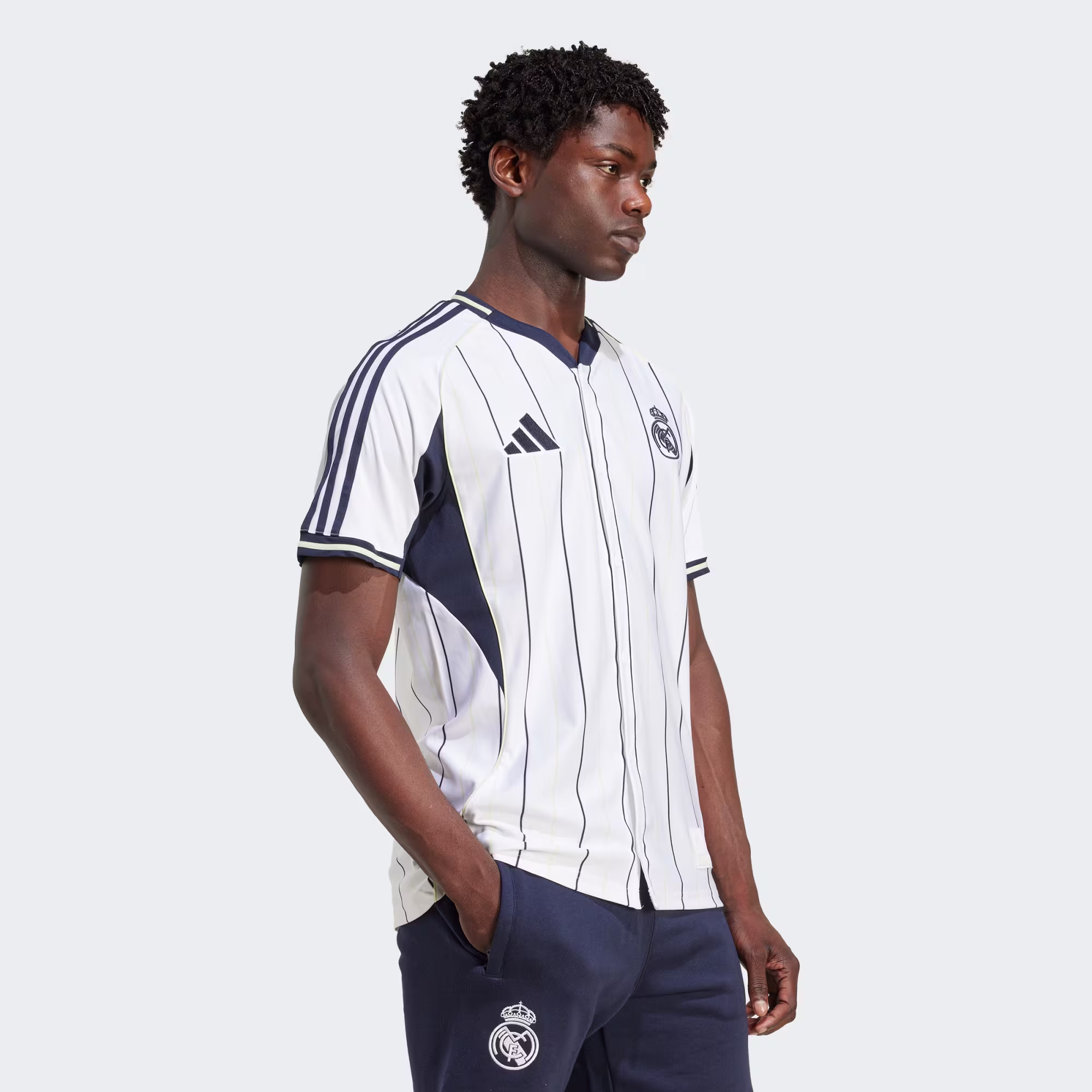 Adidas მამაკაცის მაისური
