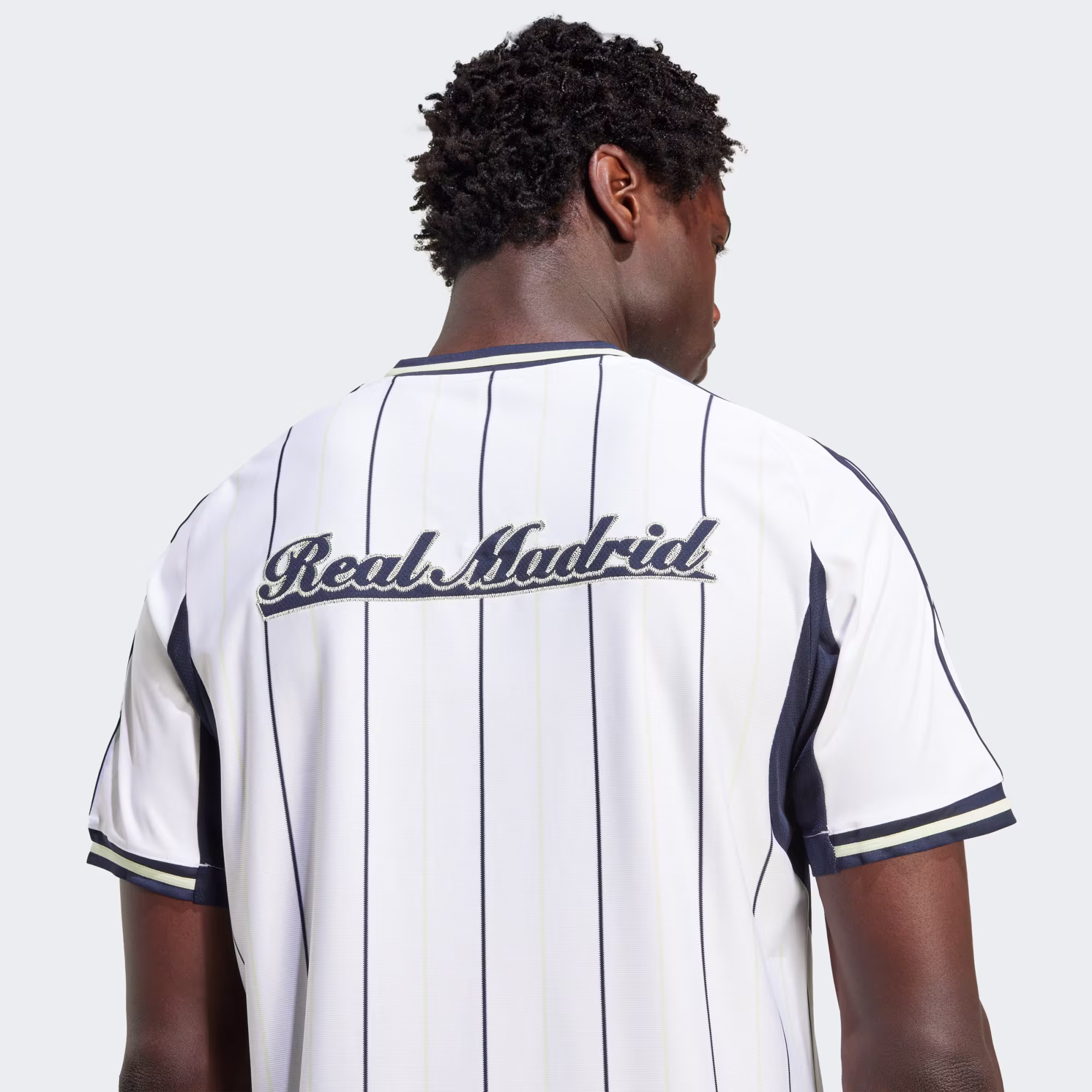 Adidas მამაკაცის მაისური