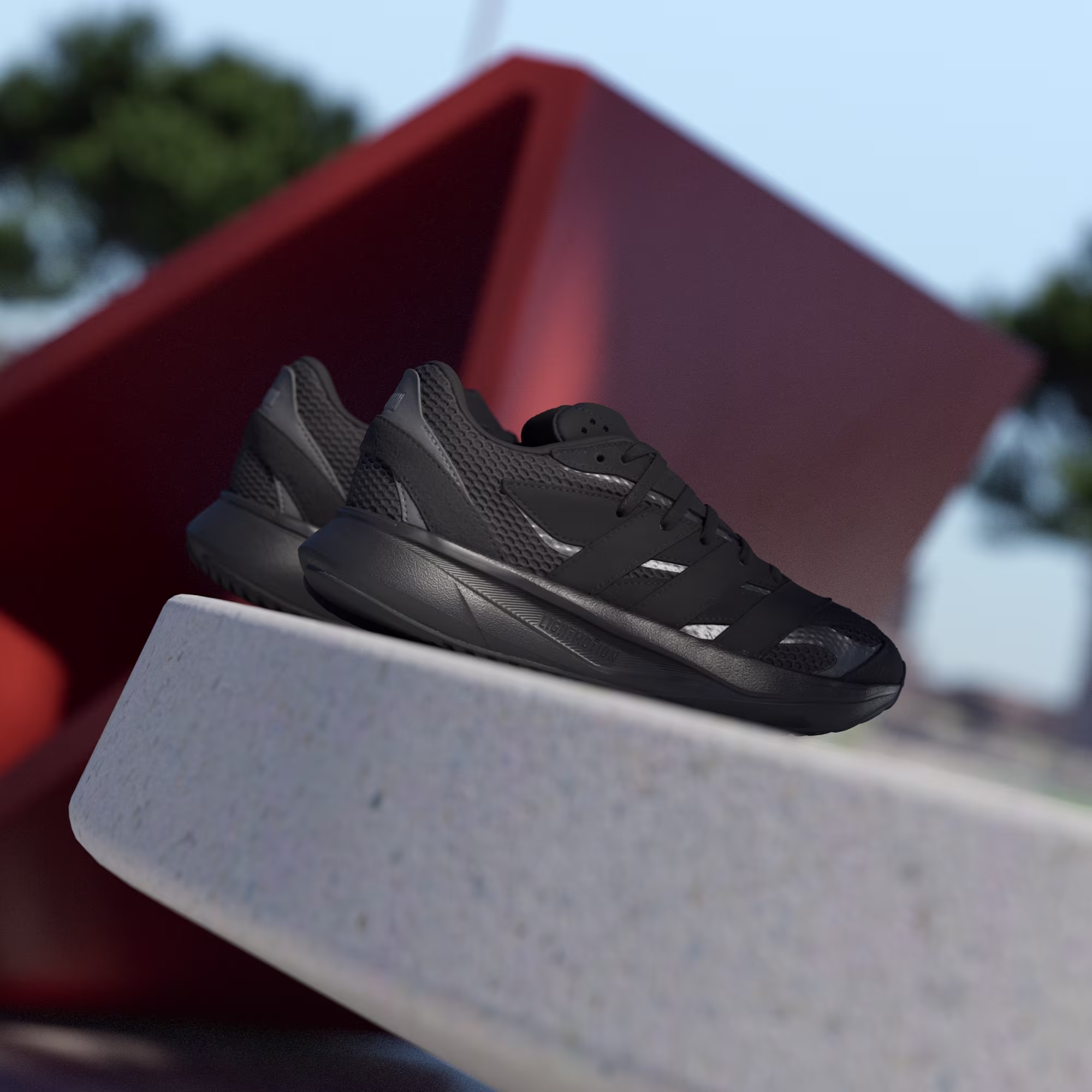 Adidas ბავშვის სპორტული ფეხსაცმელი LIGHTBLAZE J