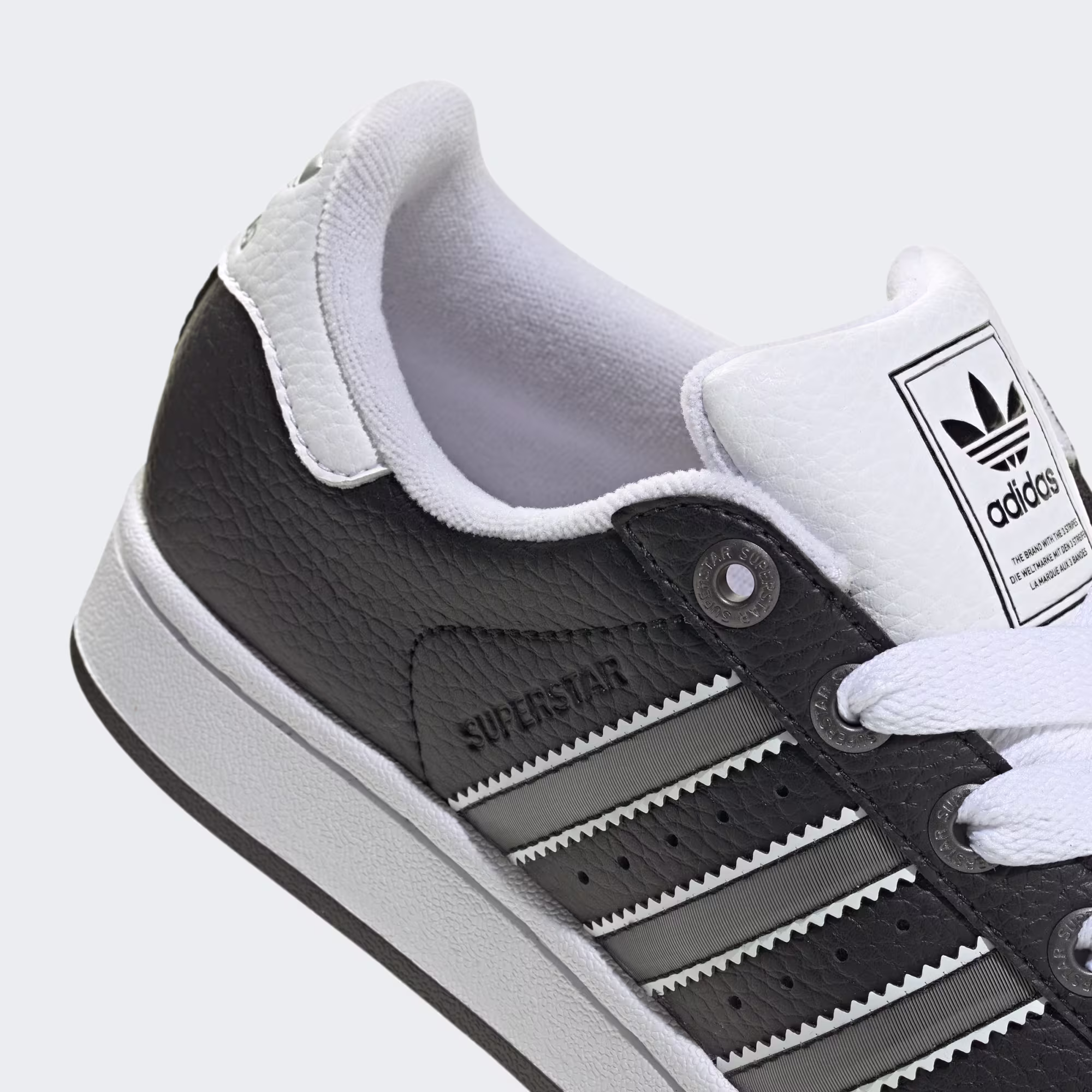 Adidas ბავშვის სპორტული ფეხსაცმელი