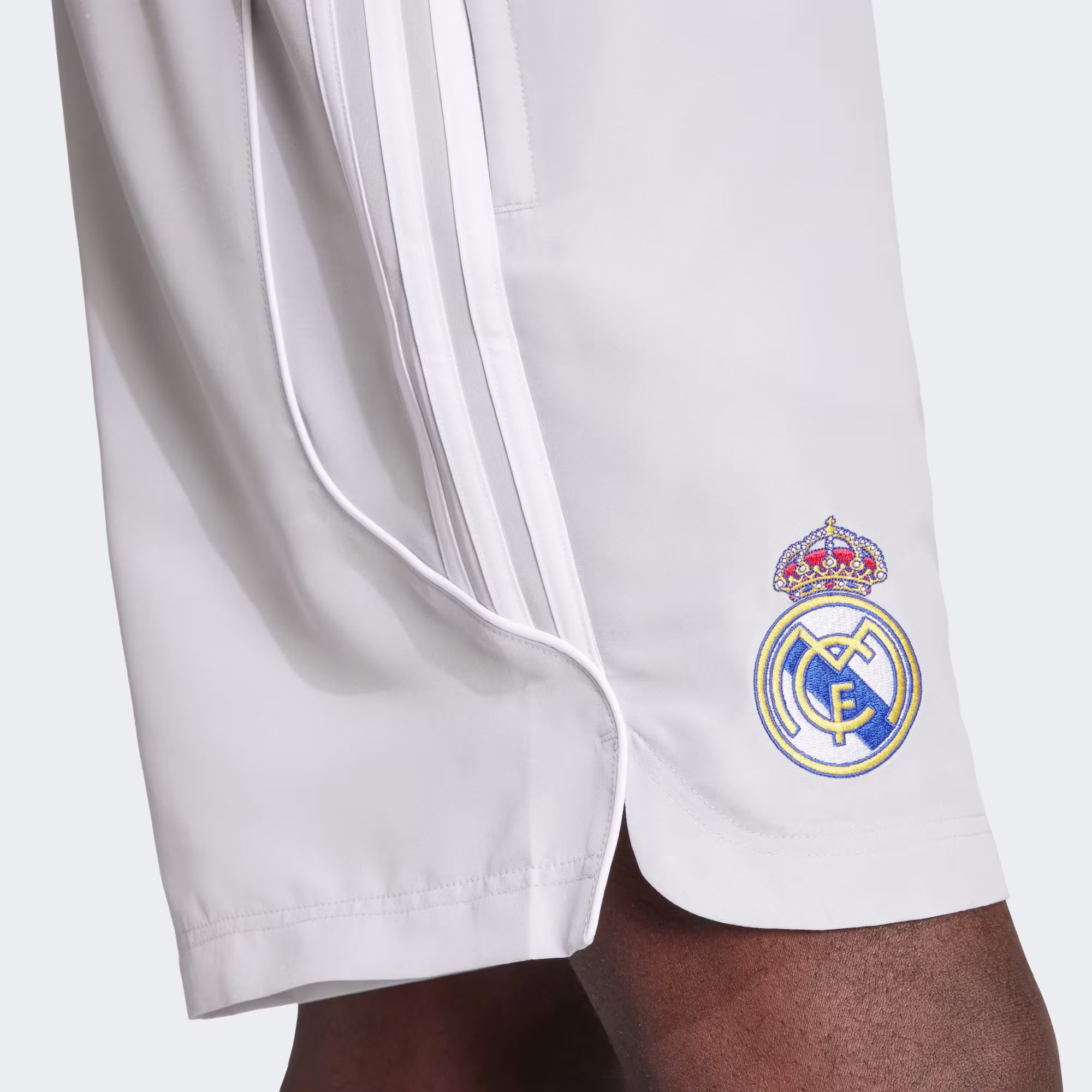 Adidas მამაკაცის შორტი