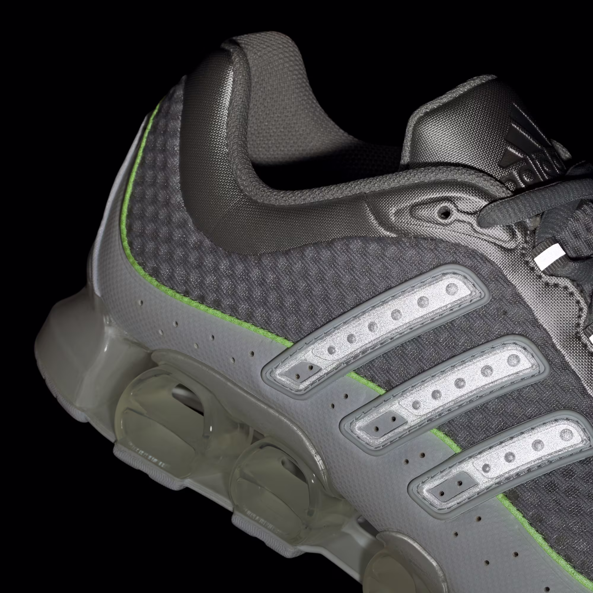Adidas მამაკაცის სპორტული ფეხსაცმელი