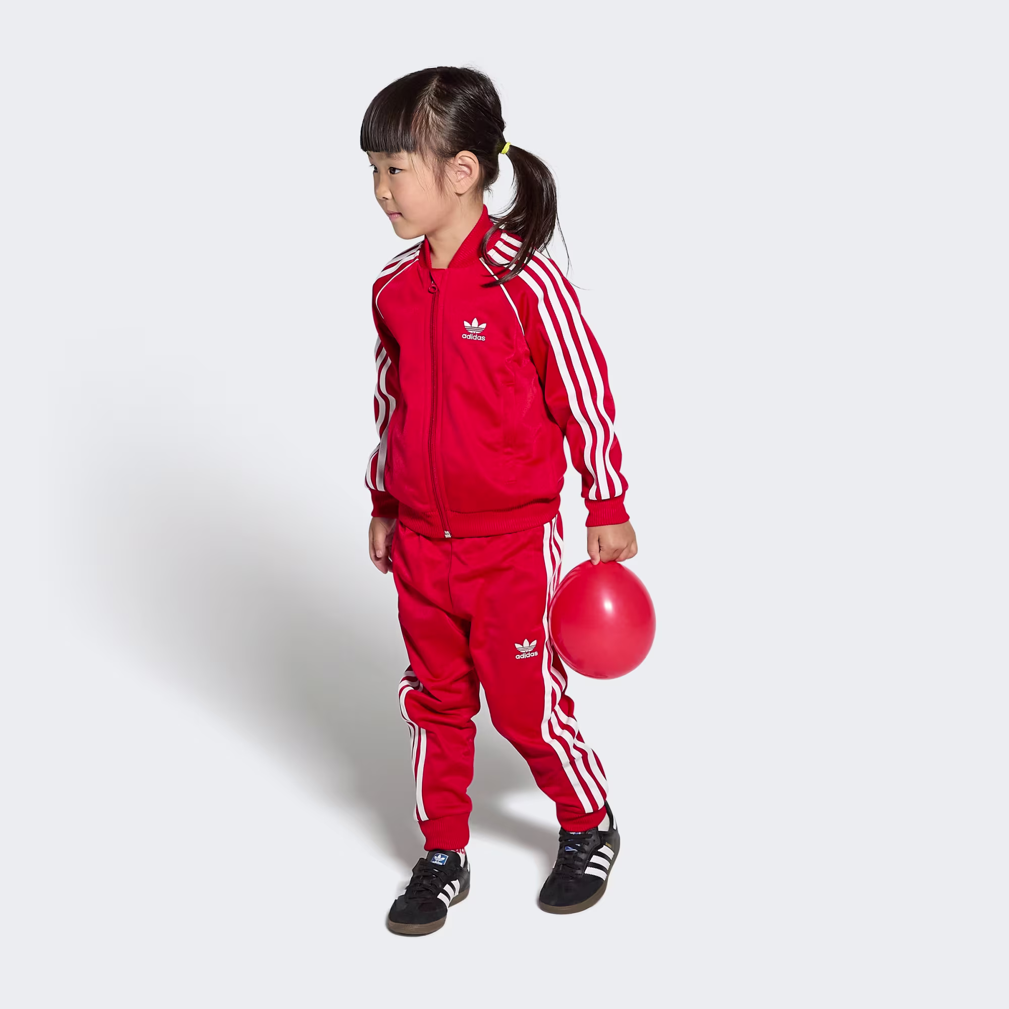 ბავშვის სპორტული ფეხსაცმელი