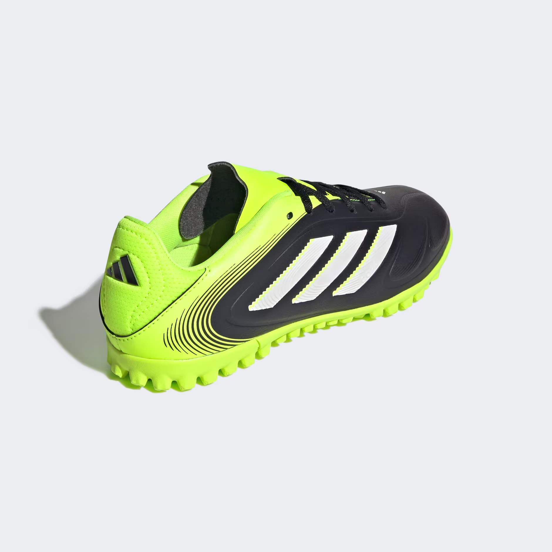 Adidas ბავშვის სპორტული ფეხსაცმელი