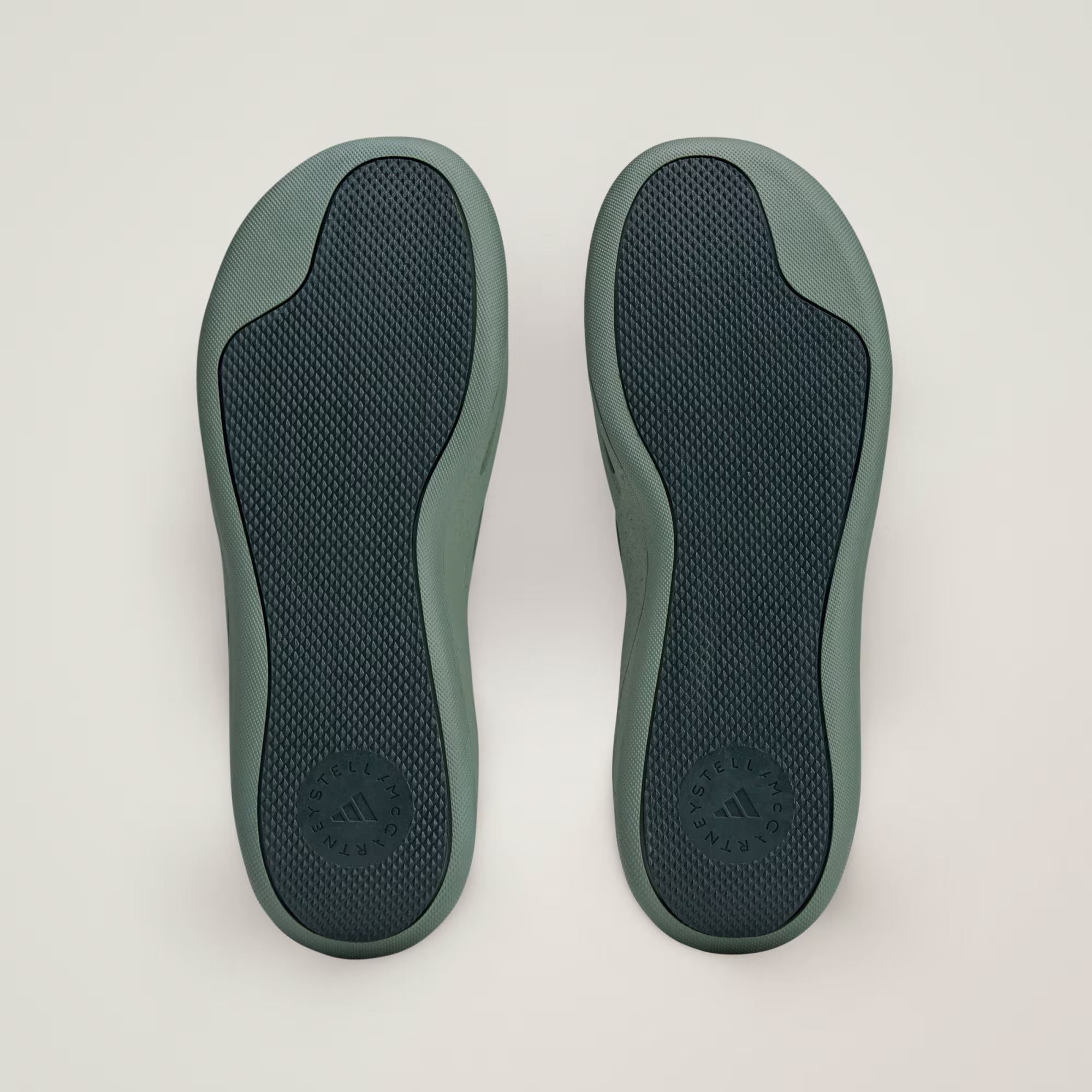 Adidas ქალის სპორტული ფეხსაცმელი